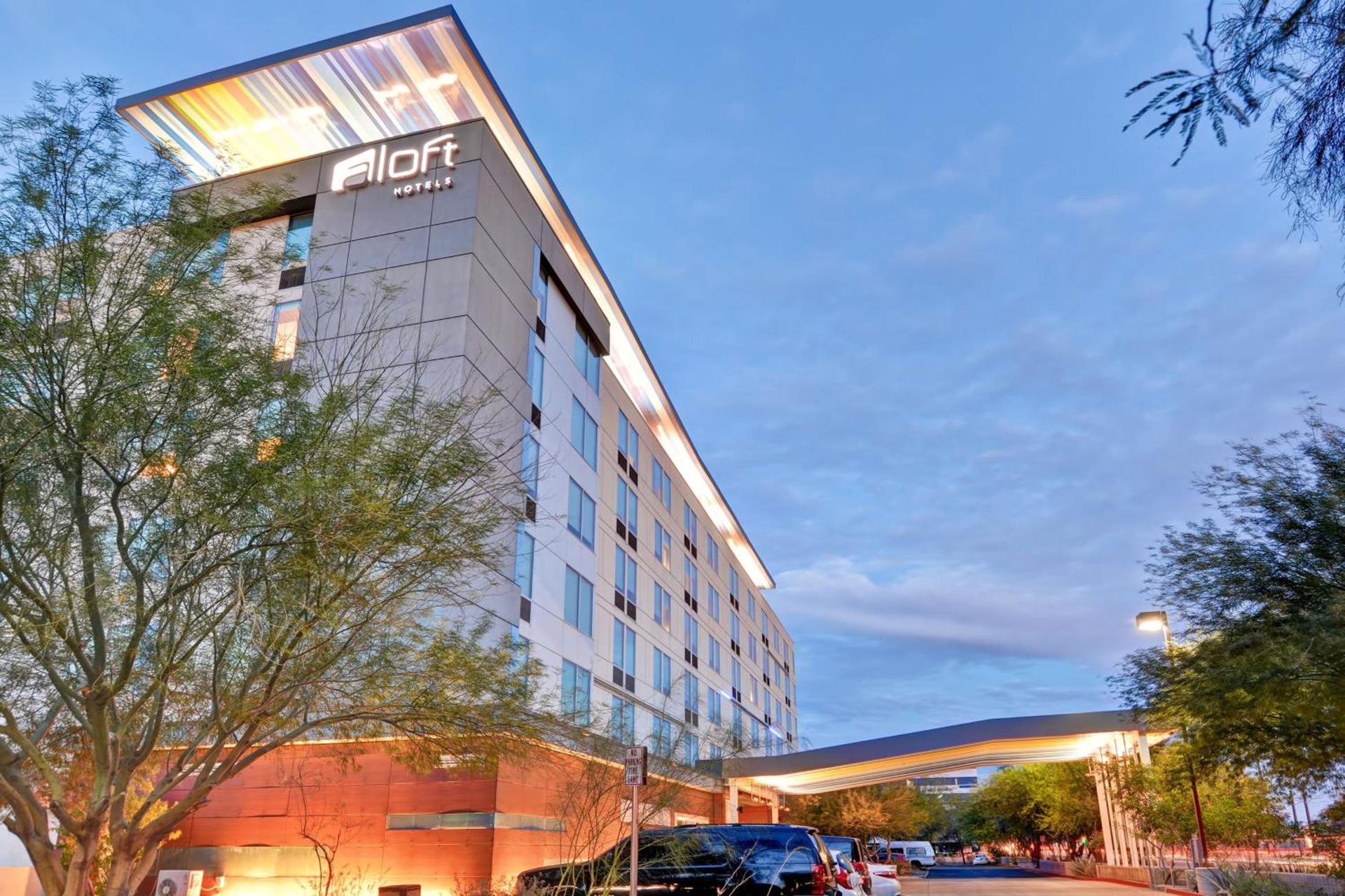 Aloft by Marriott Phoenix-Airport photo 2