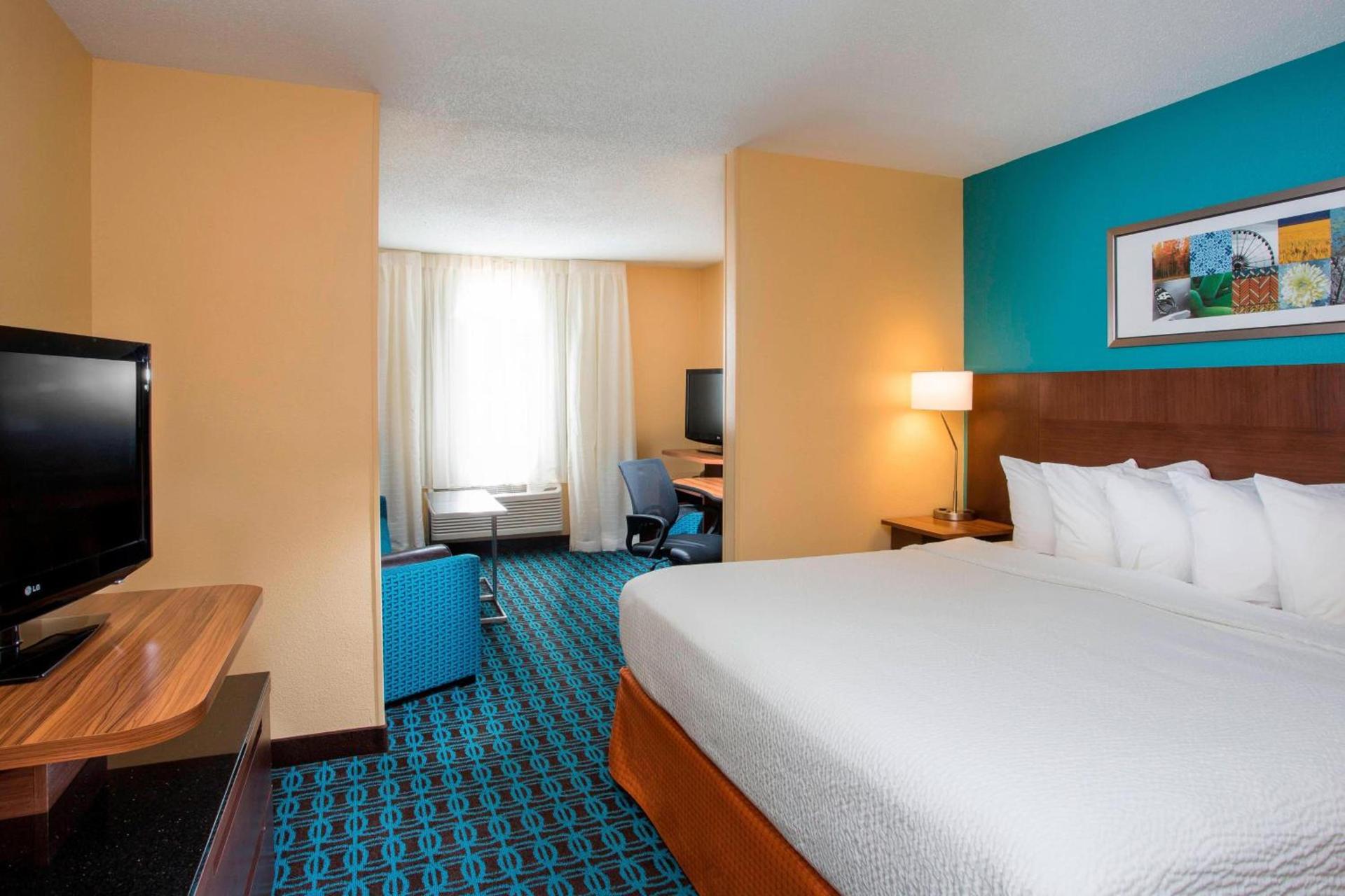 Wingate by Wyndham Oshkosh photo 6