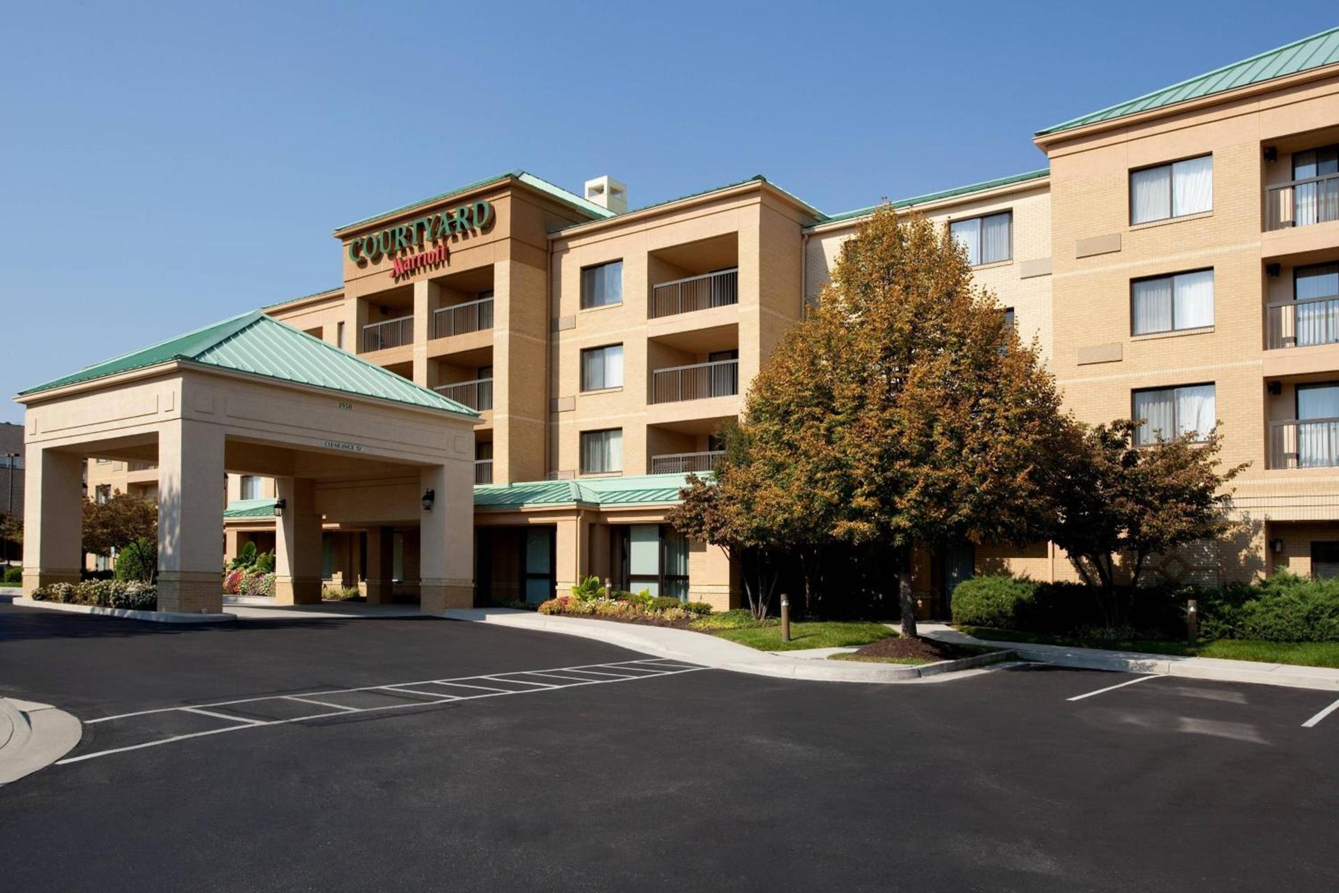 Courtyard by Marriott Richmond Northwest photo 1