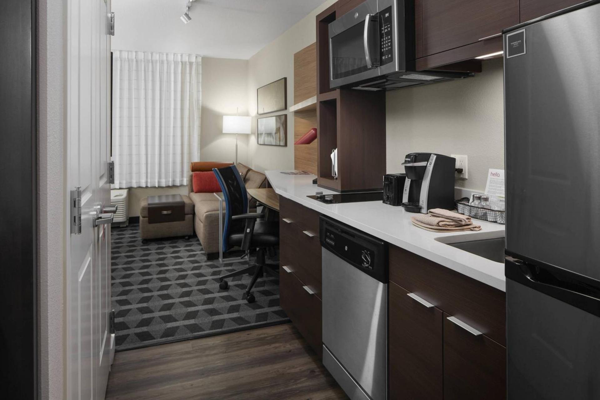 TownePlace Suites by Marriott Tampa South photo 10