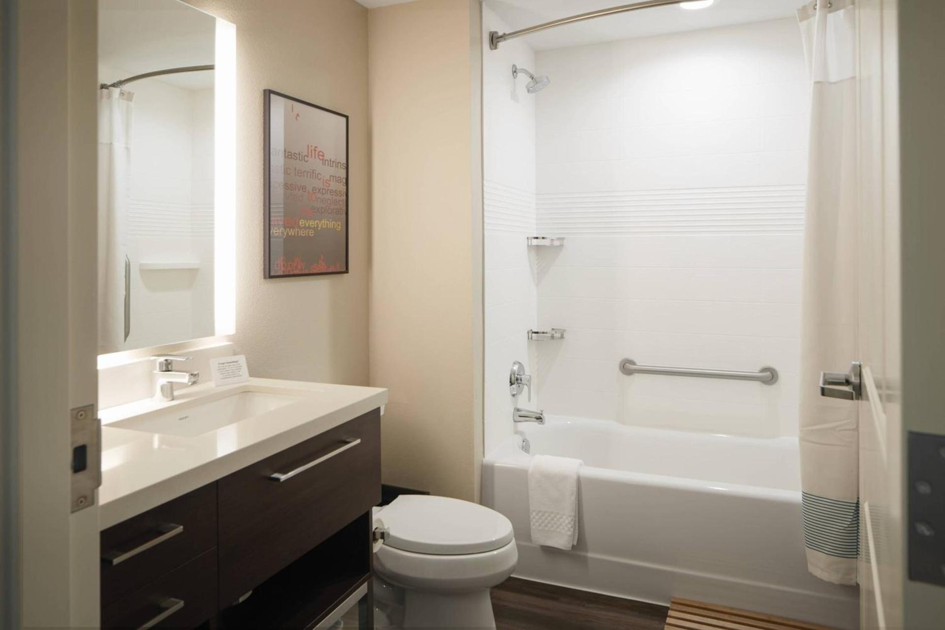 TownePlace Suites by Marriott Tampa South photo 12