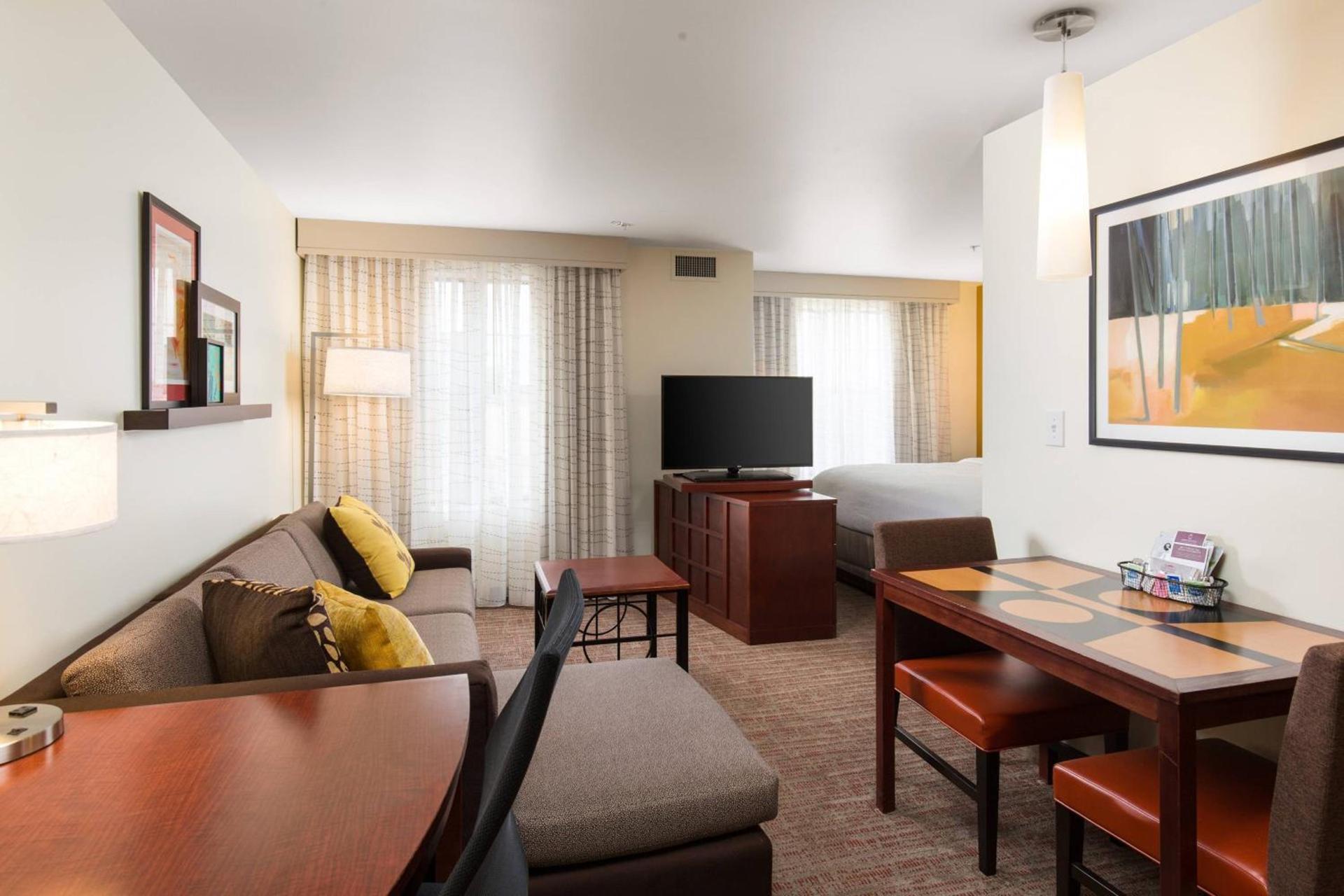 Residence Inn by Marriott Springfield Old Keene Mill photo 10