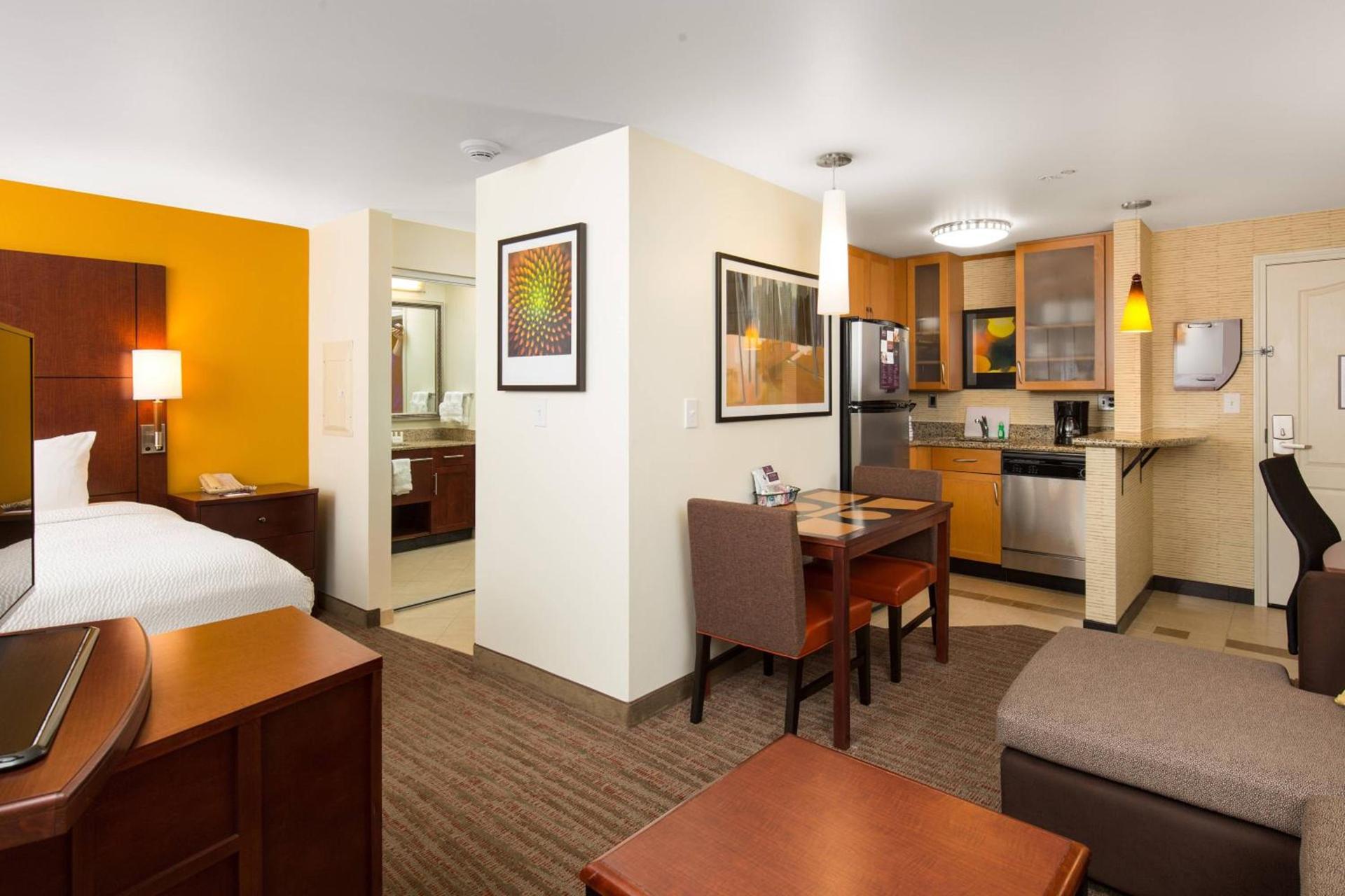 Residence Inn by Marriott Springfield Old Keene Mill photo 11