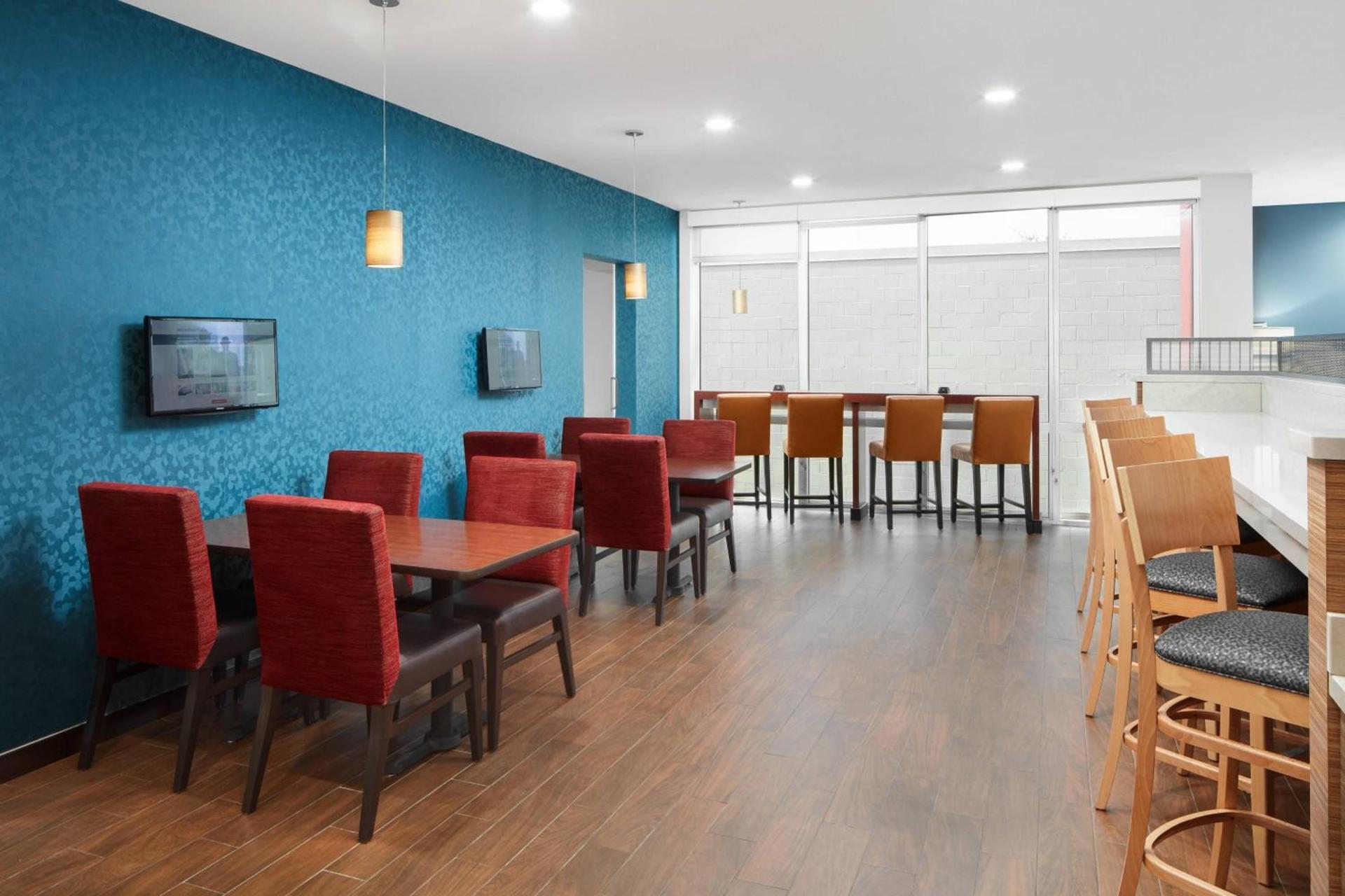 TownePlace Suites by Marriott Tampa South photo 20