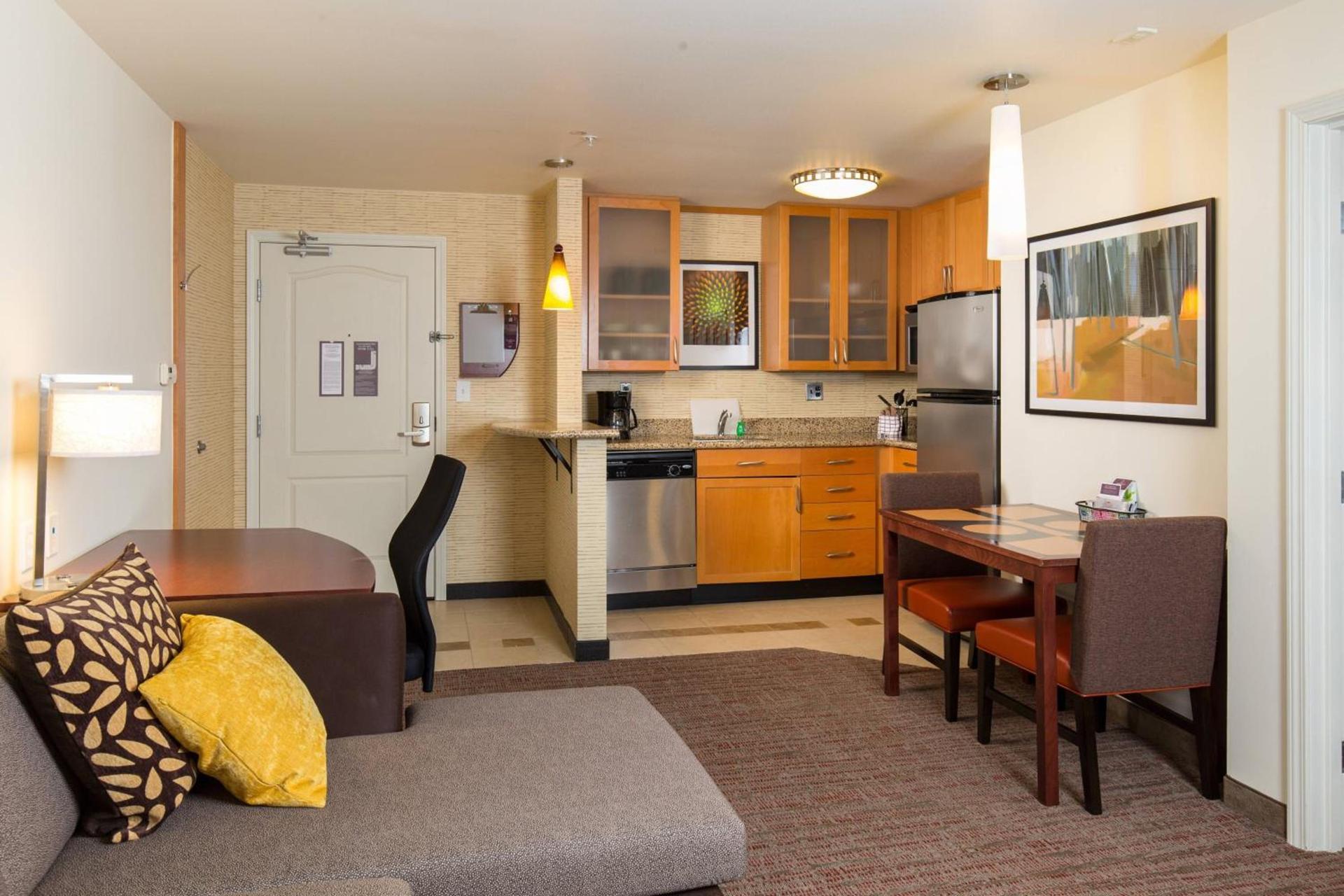 Residence Inn by Marriott Springfield Old Keene Mill photo 15