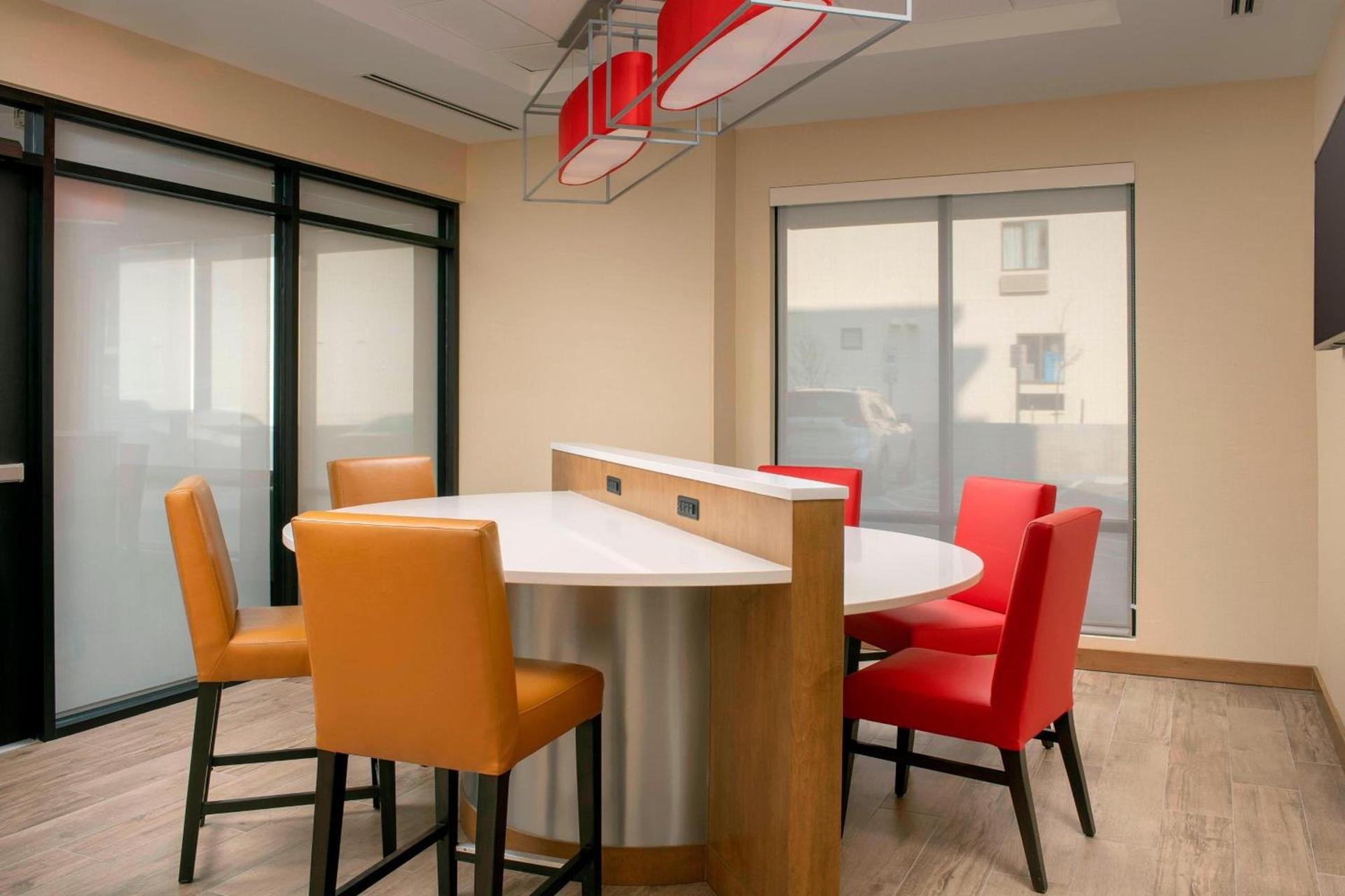 TownePlace Suites by Marriott College Park photo 30