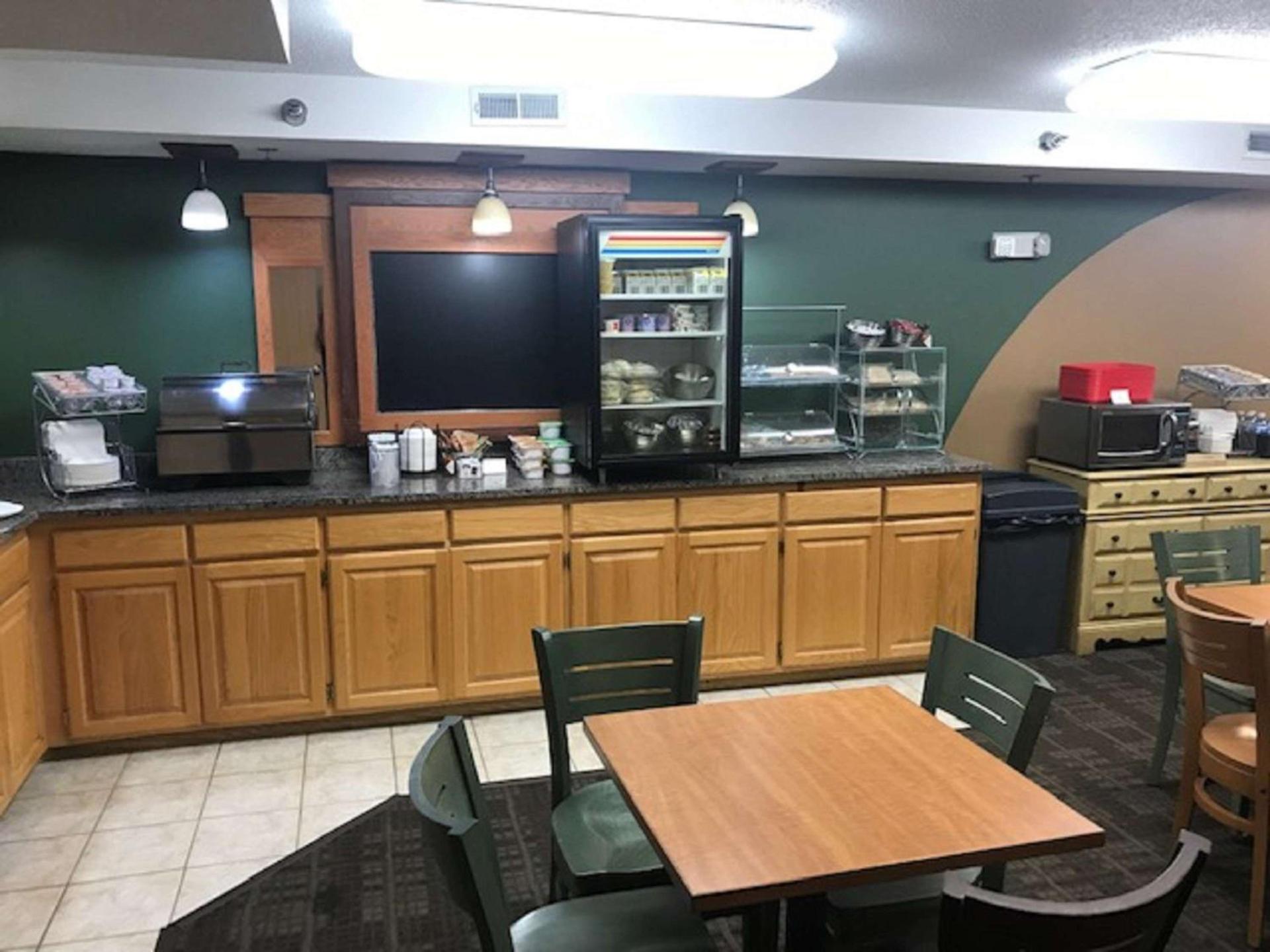 SureStay Plus Hotel by Best Western Litchfield photo 4
