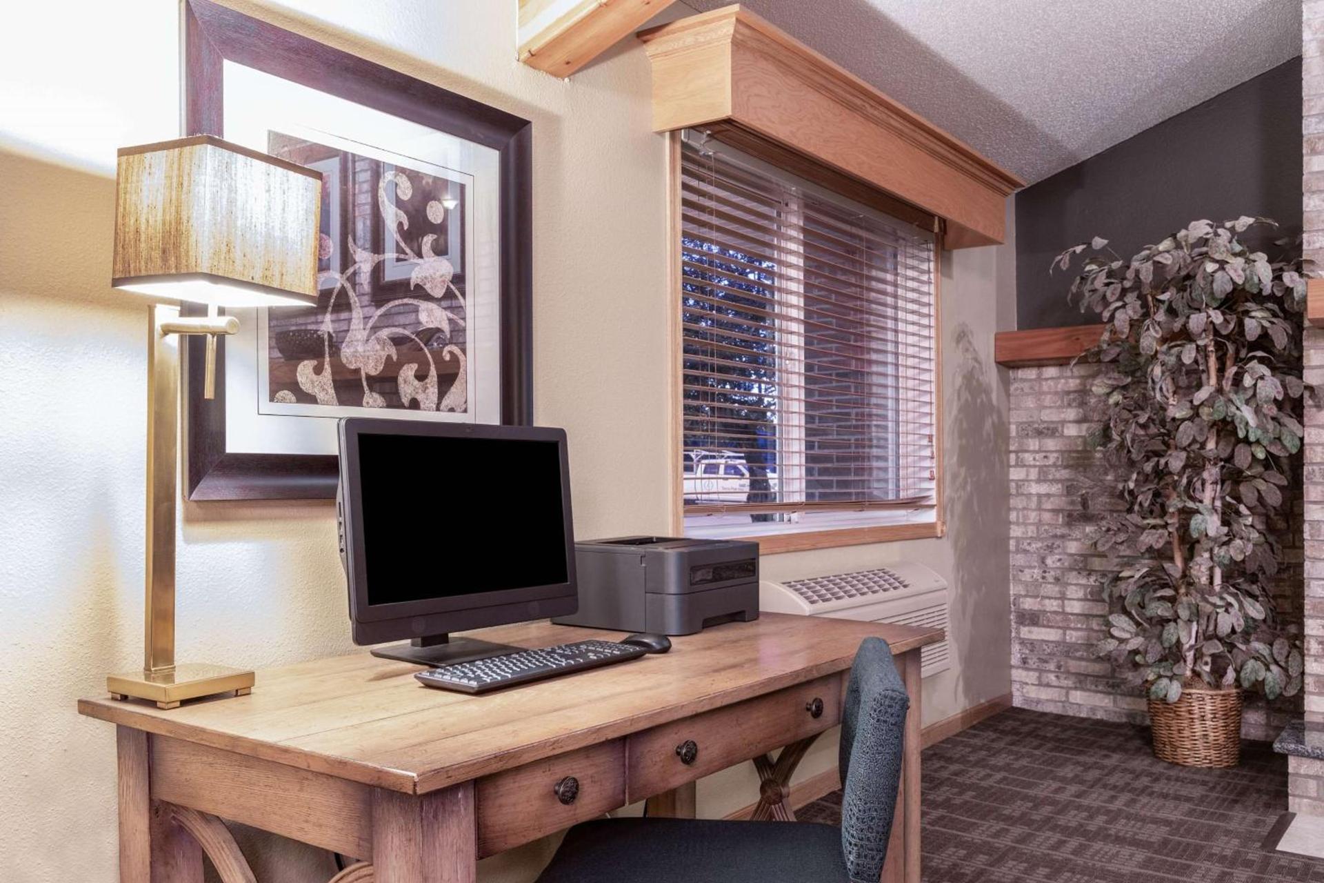 SureStay Plus Hotel by Best Western Litchfield photo 5