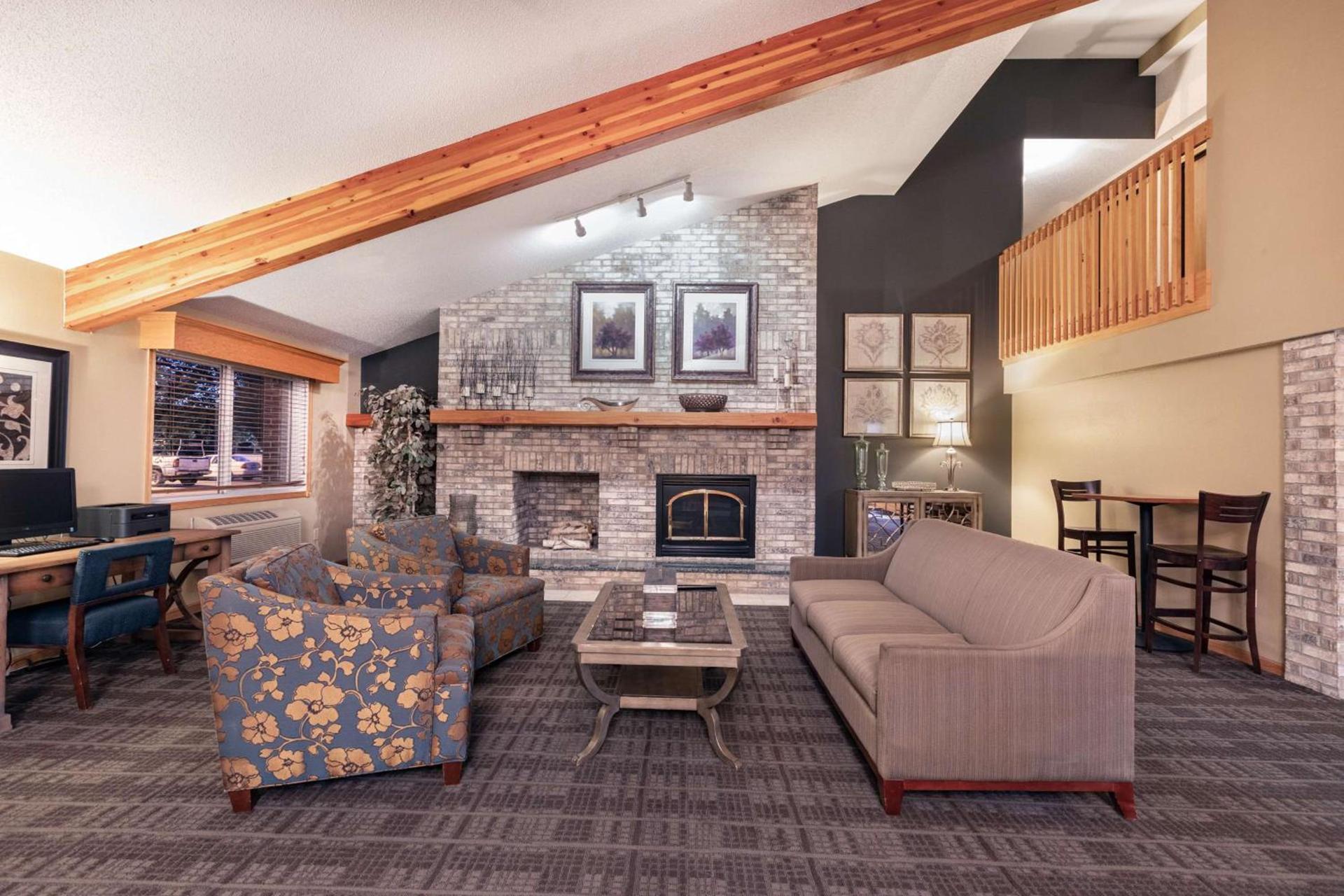 SureStay Plus Hotel by Best Western Litchfield photo 2