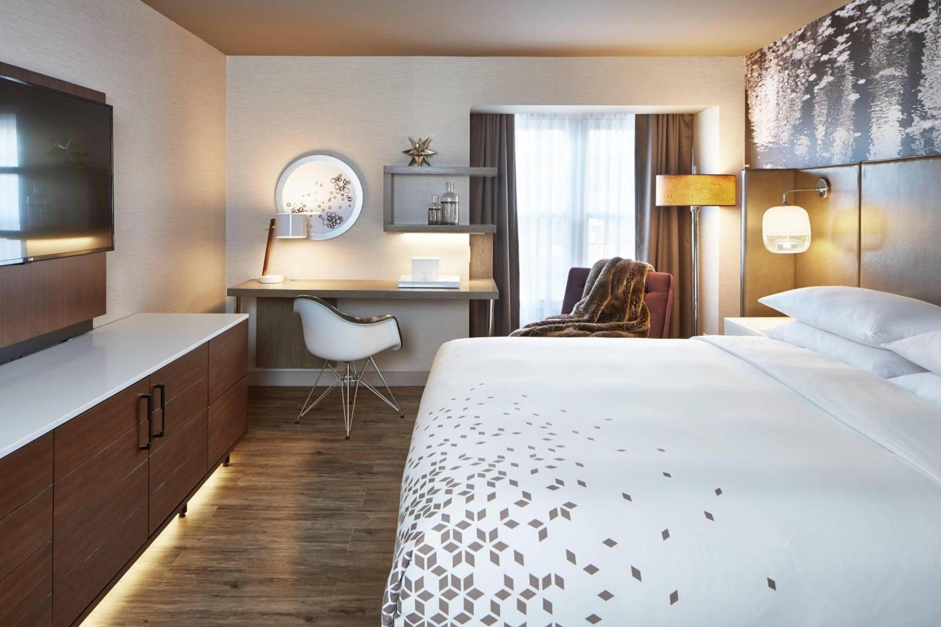 The Del Monte Lodge Renaissance Rochester Hotel & Spa photo 28