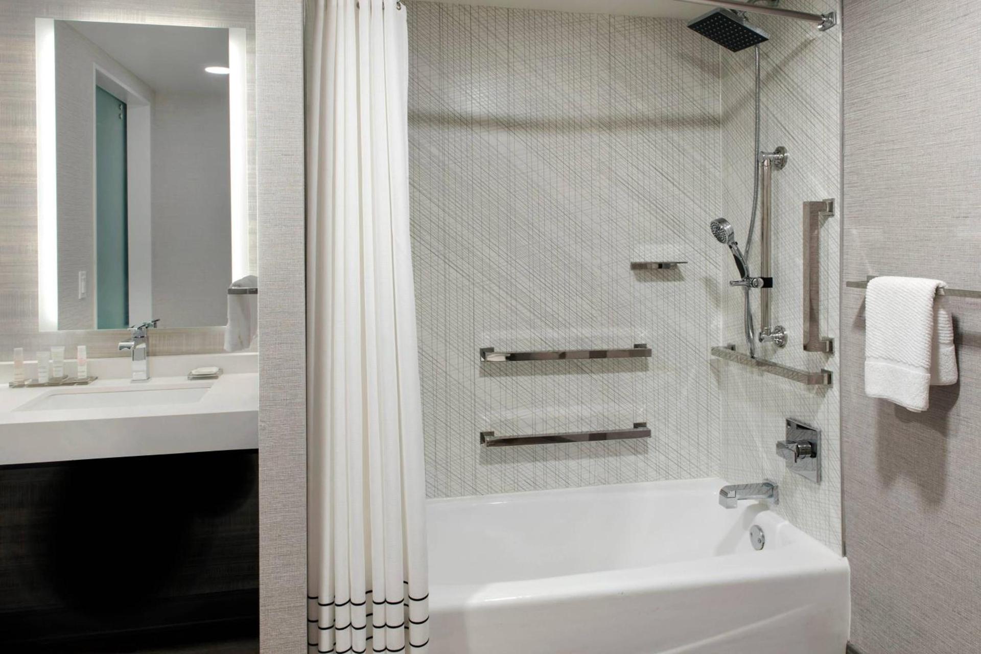 Norfolk Waterside Marriott photo 15