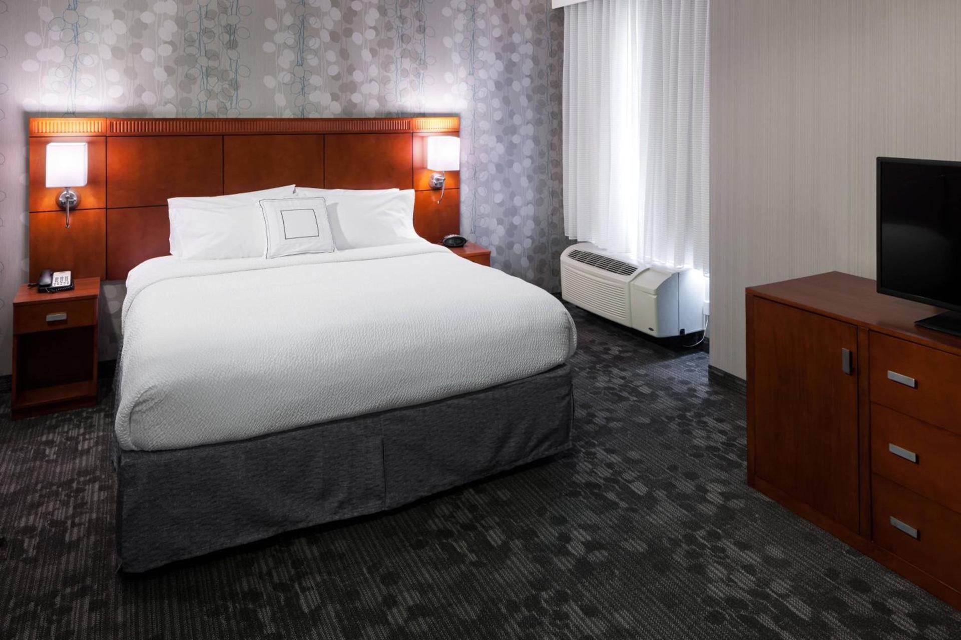 Courtyard by Marriott Santa Clarita Valencia photo 14