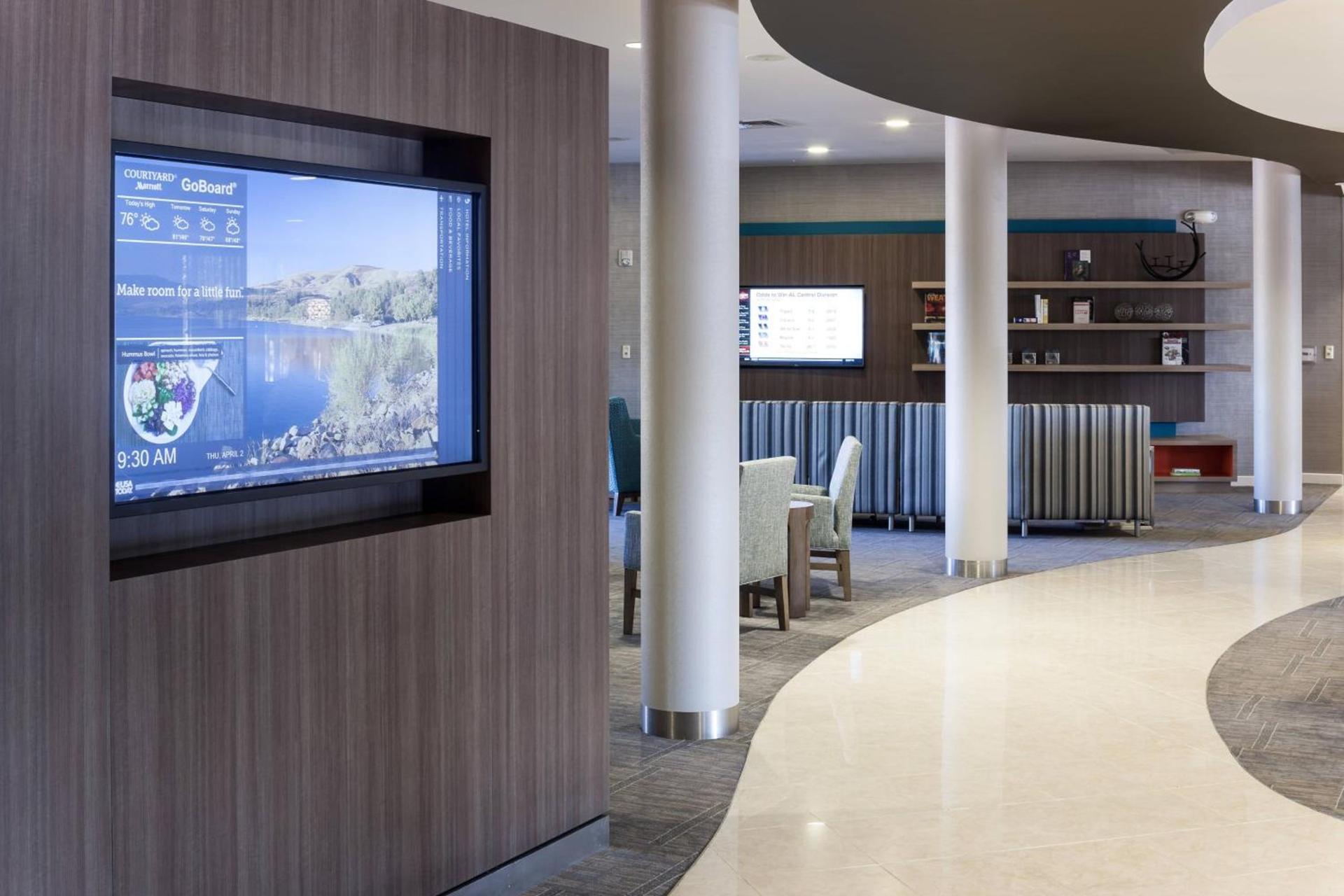 Courtyard by Marriott Santa Clarita Valencia photo 16