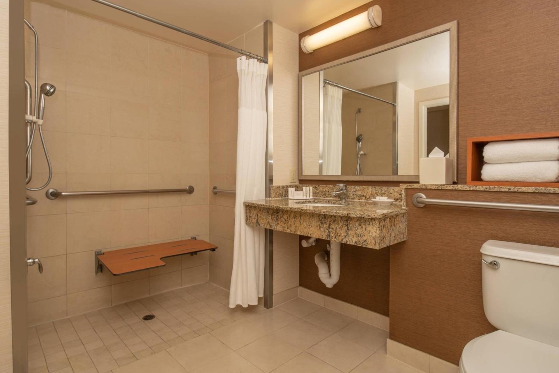 Fairfield Inn Sacramento Cal Expo photo 9