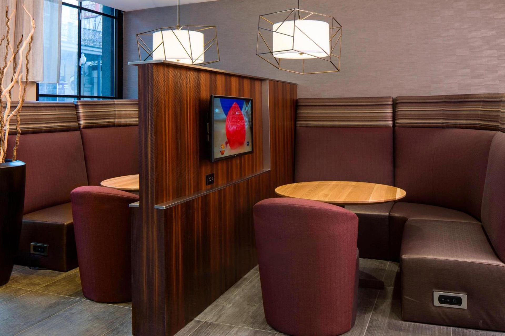 Courtyard by Marriott New Orleans Downtown Near the French Quarter photo 15
