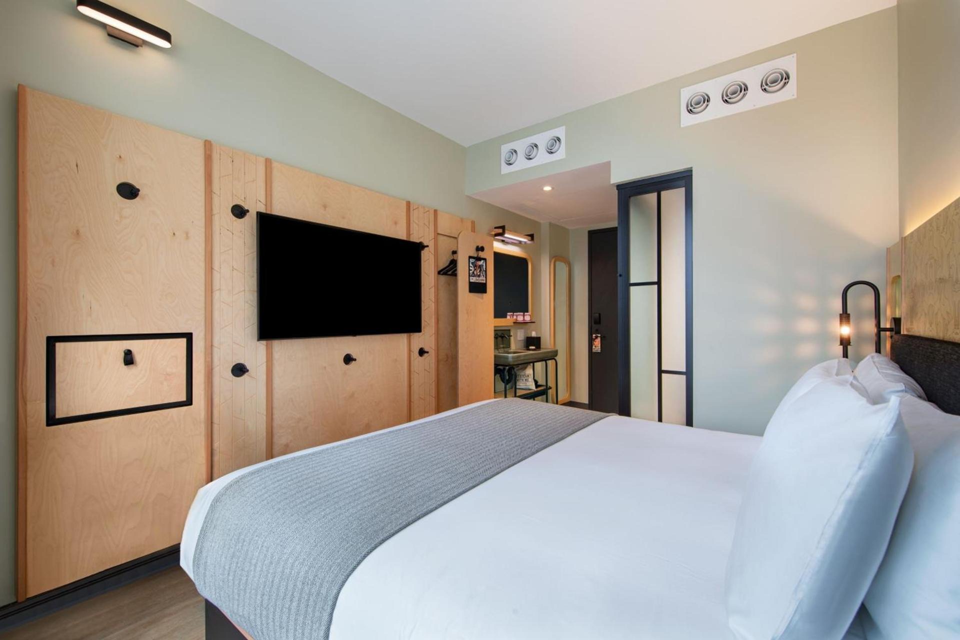 Moxy Brooklyn Williamsburg photo 17