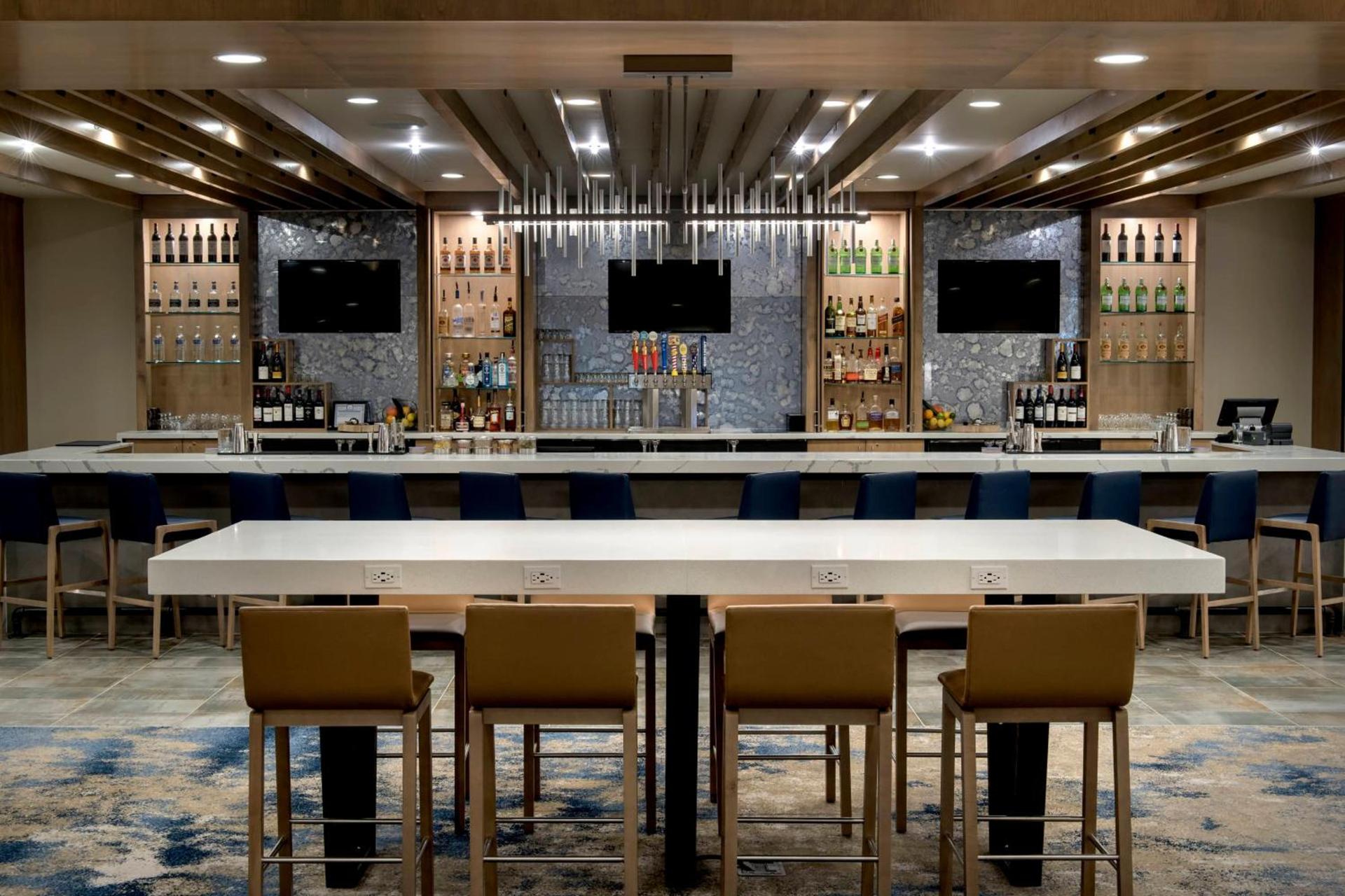 Delta Hotels by Marriott Utica photo 3