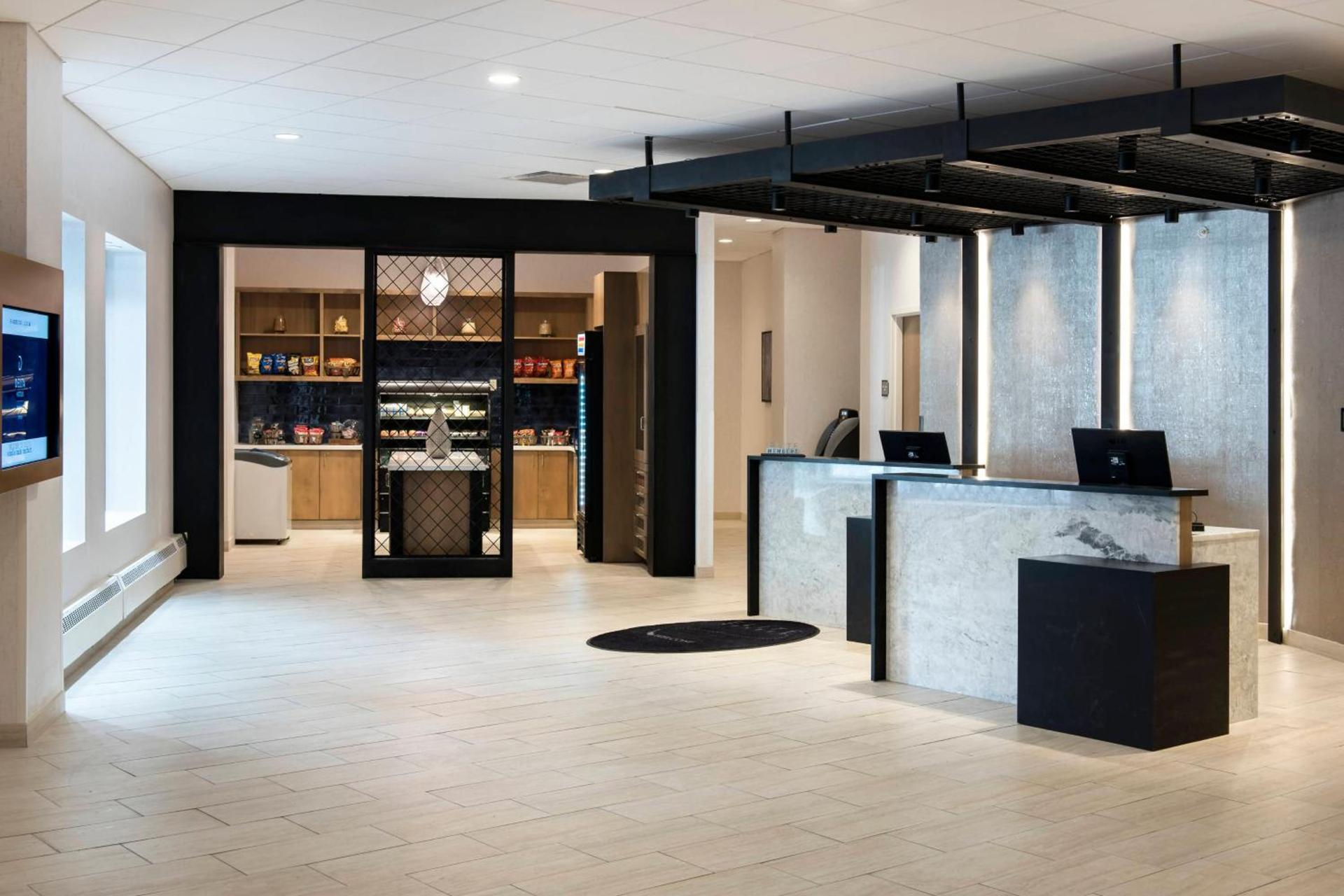 Delta Hotels by Marriott Utica photo 2