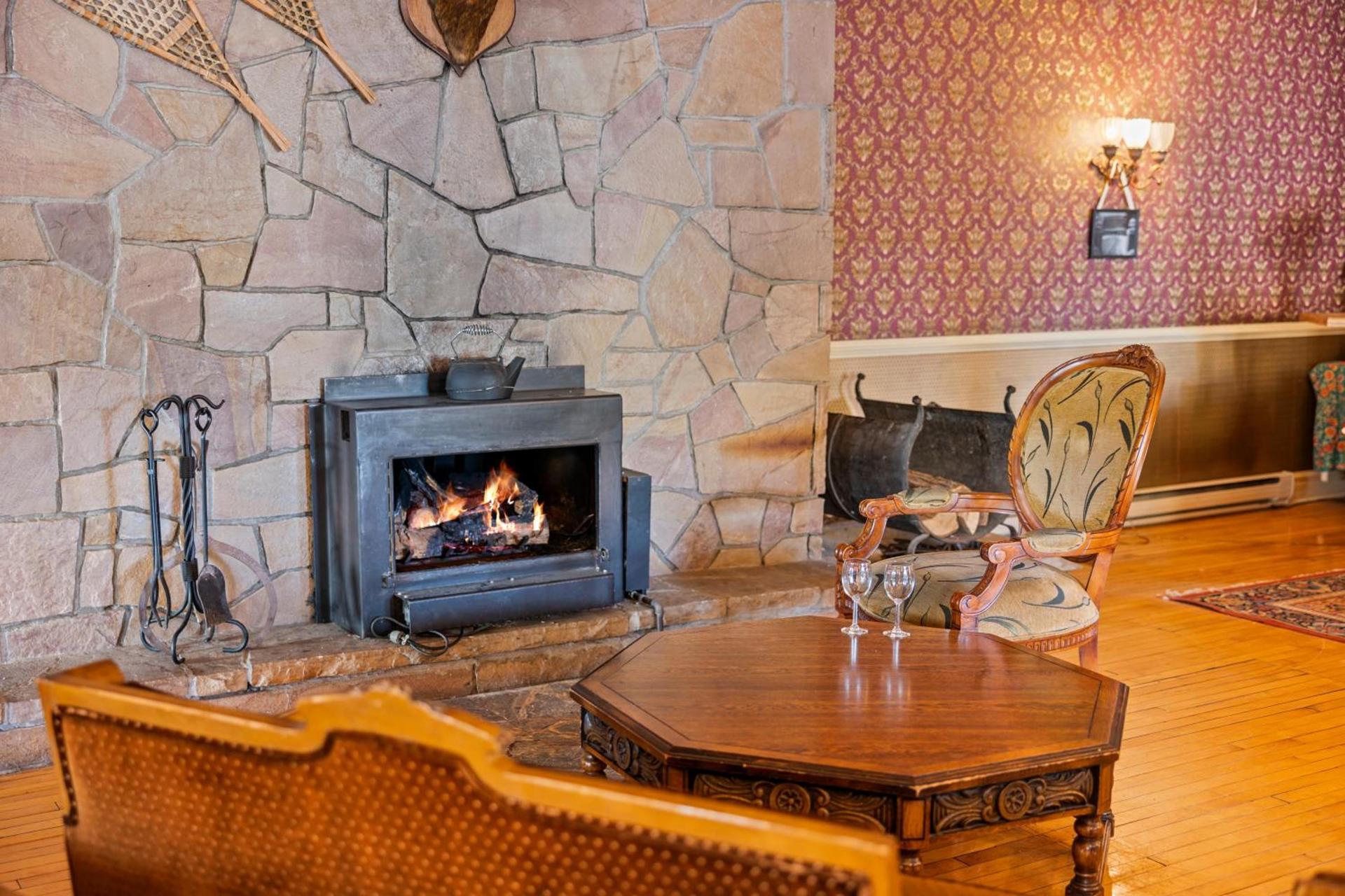 The Pines Inn photo 4