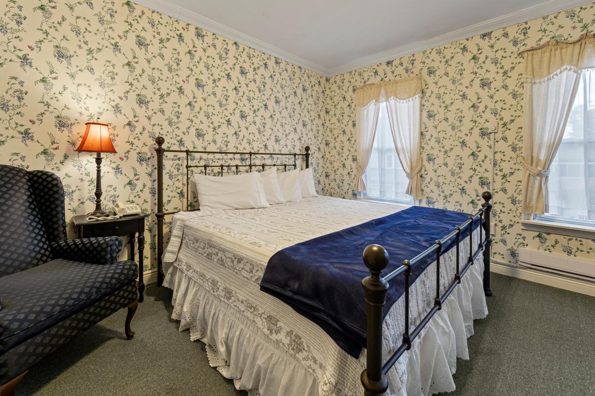 The Pines Inn photo 8
