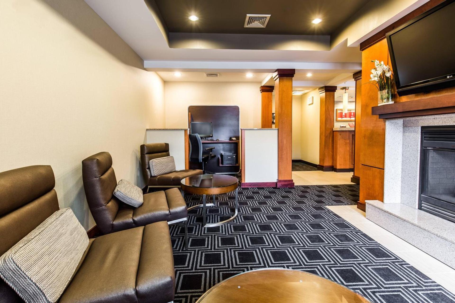 TownePlace Suites by Marriott Gilford photo 21