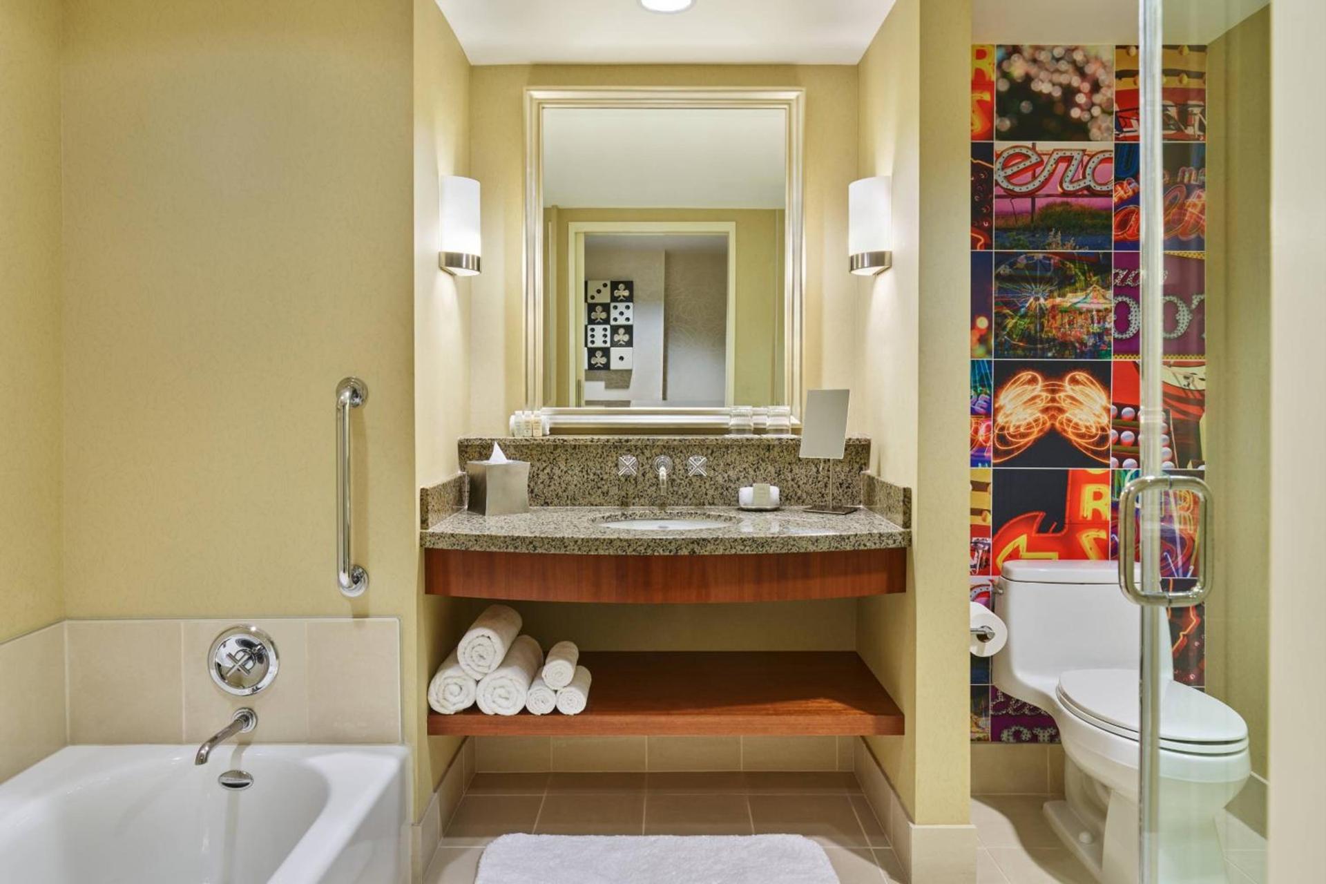 Renaissance Las Vegas Hotel photo 8