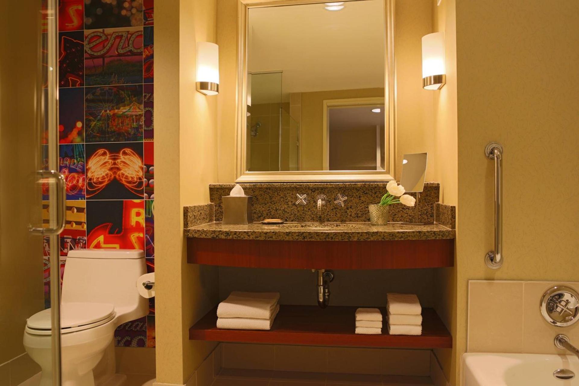 Renaissance Las Vegas Hotel photo 16
