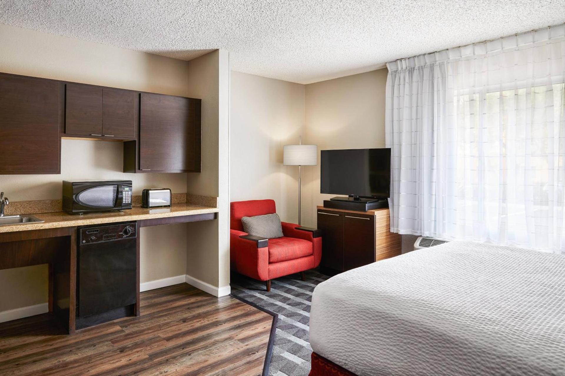 TownePlace Suites Tempe at Arizona Mills Mall photo 14