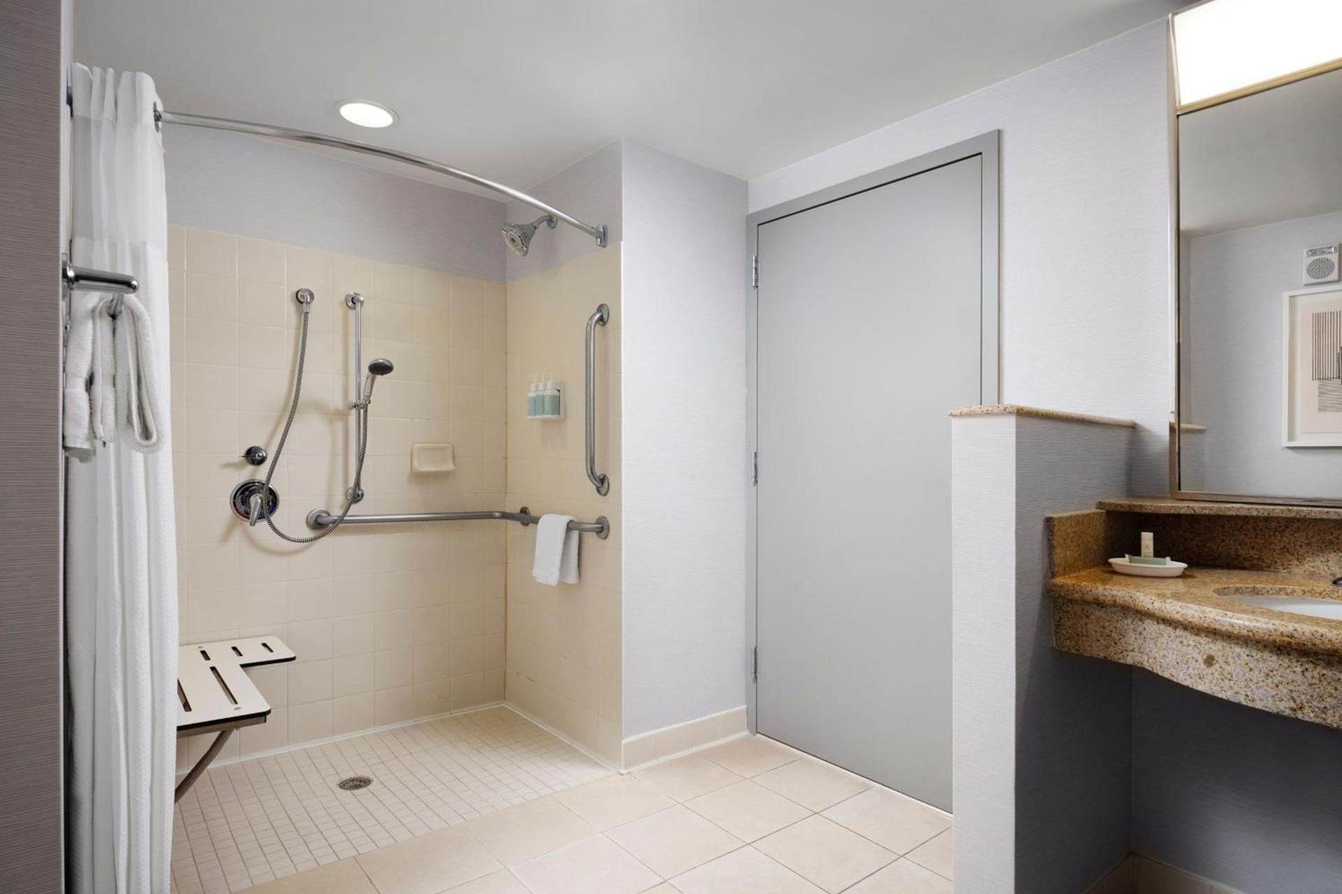 Courtyard by Marriott Washington Capitol Hill/Navy Yard photo 23