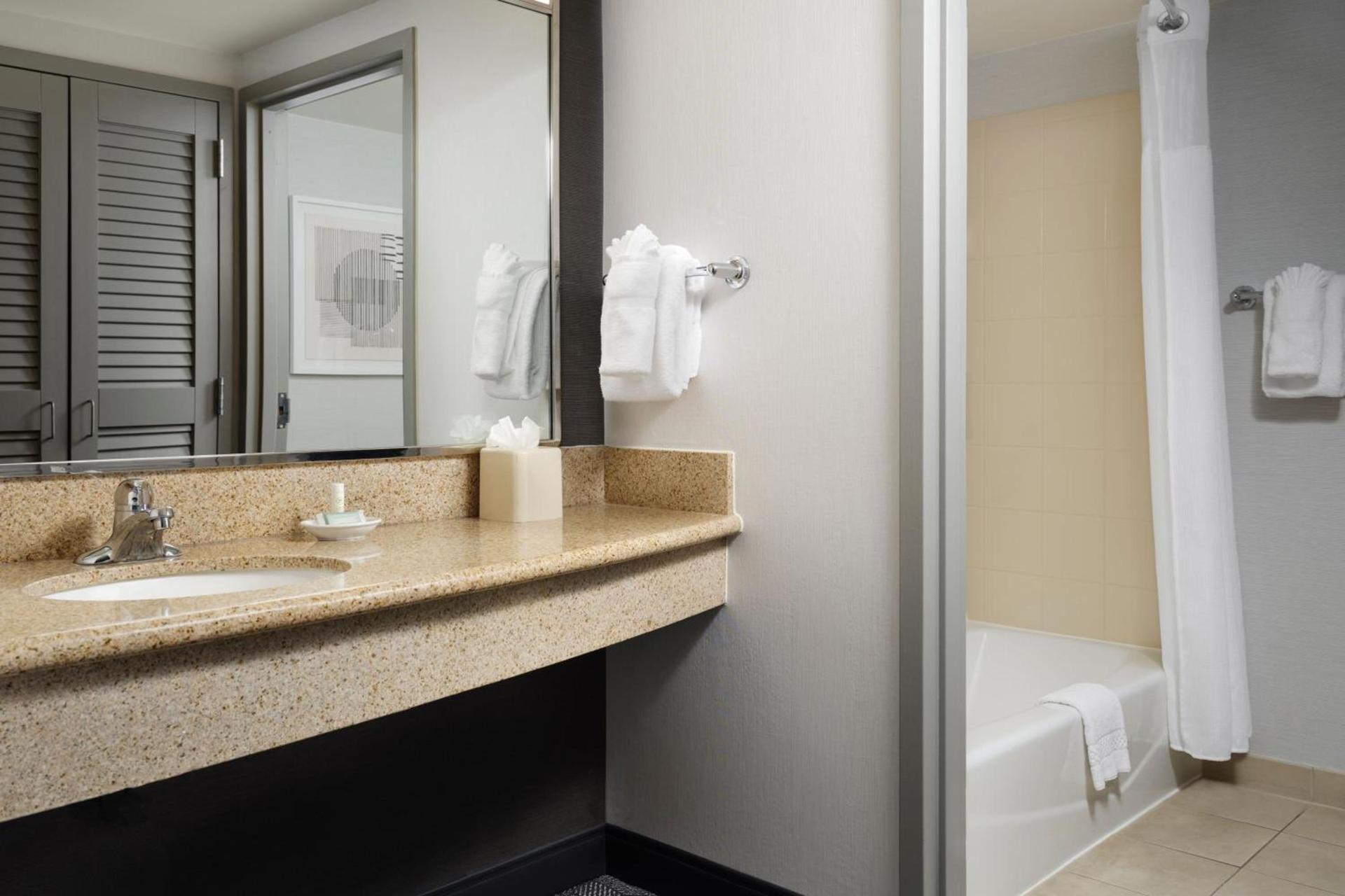 Courtyard by Marriott Washington Capitol Hill/Navy Yard photo 29