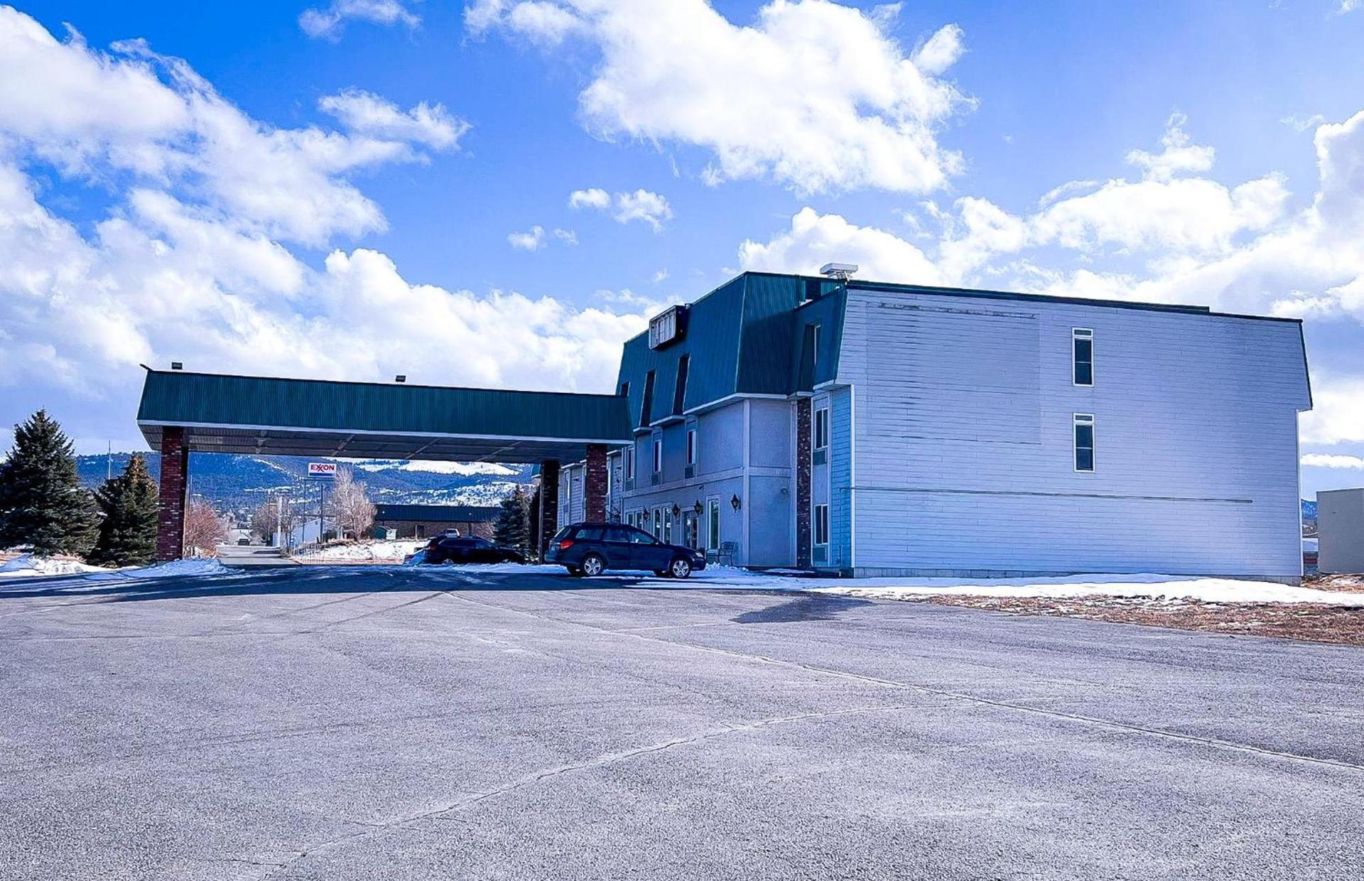 Helena Inn - Airport photo 5