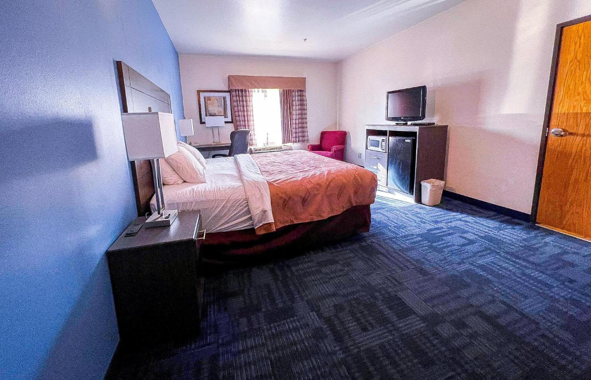 Helena Inn - Airport photo 11
