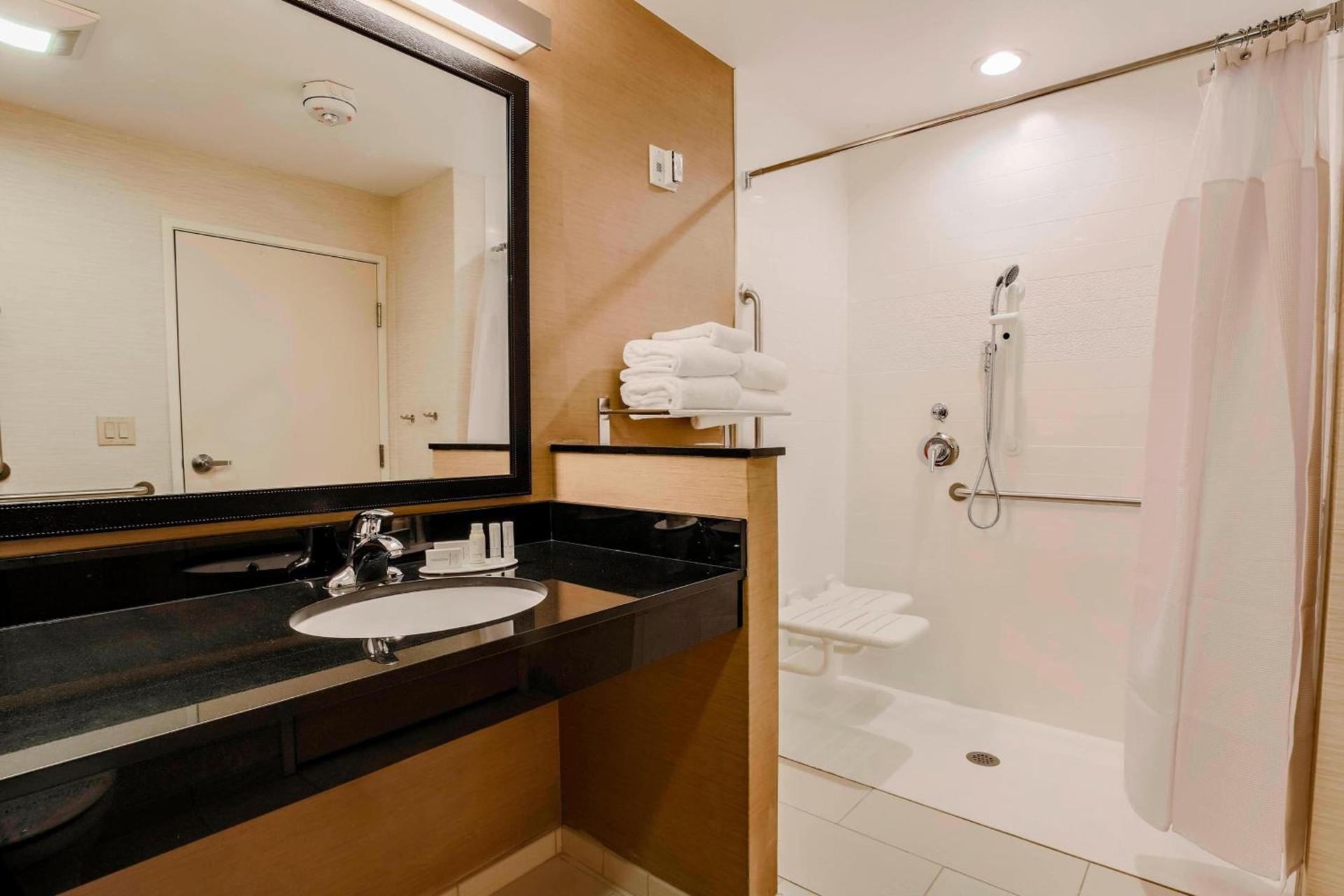 Fairfield Inn & Suites by Marriott Snyder photo 14