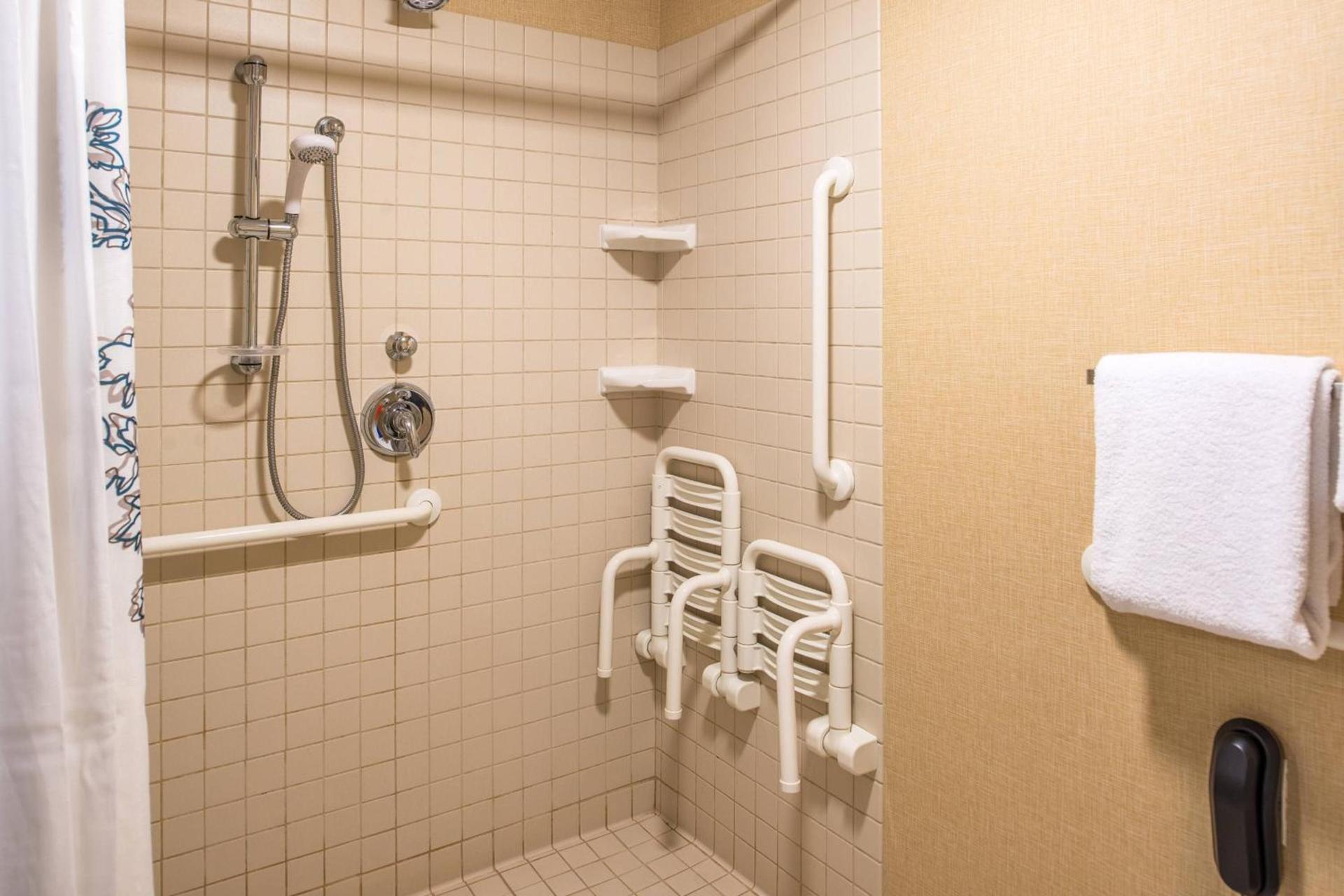 Residence Inn Pittsburgh North Shore photo 42