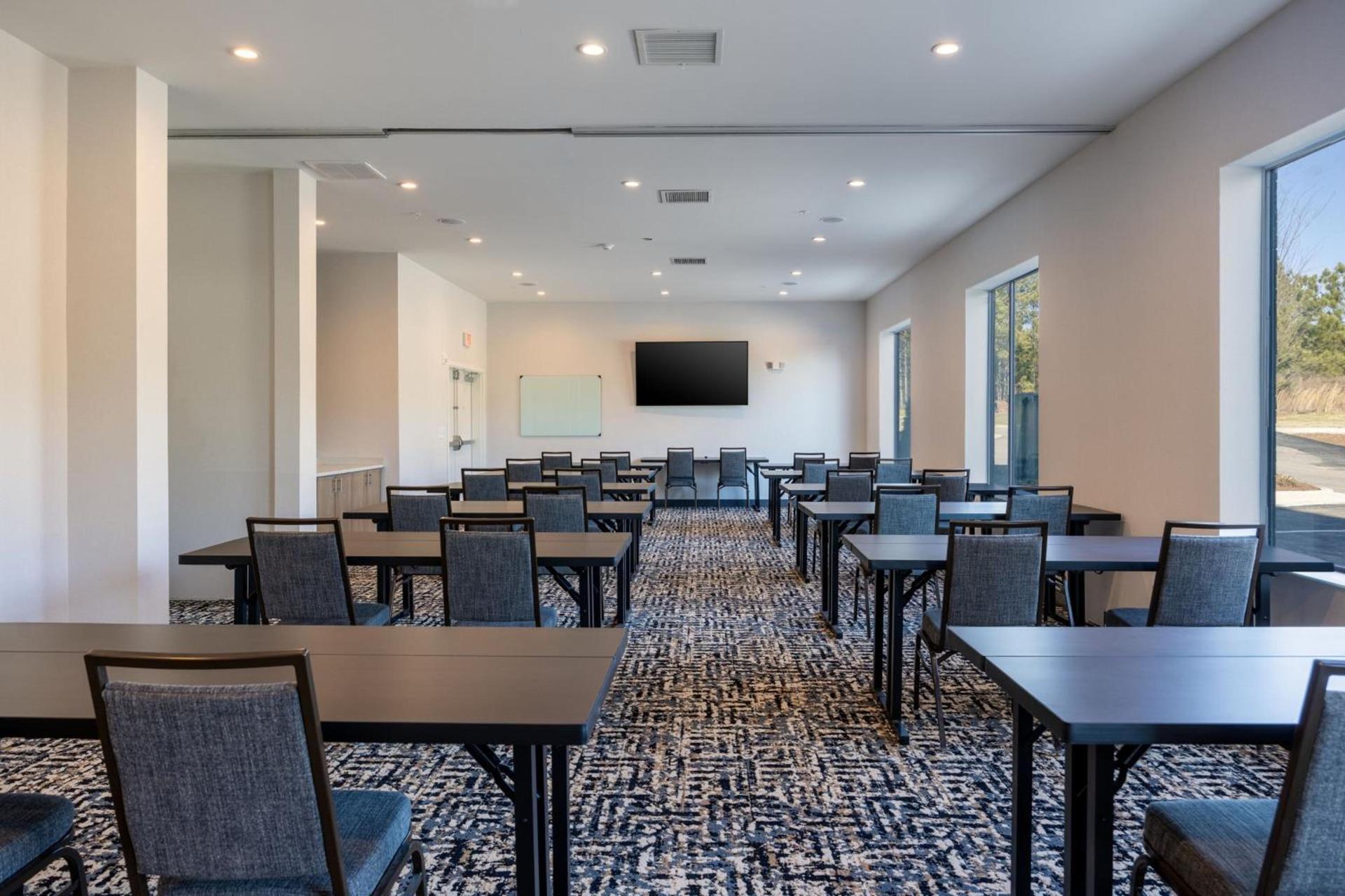 Fairfield by Marriott Inn & Suites Canton Riverstone Parkway photo 38