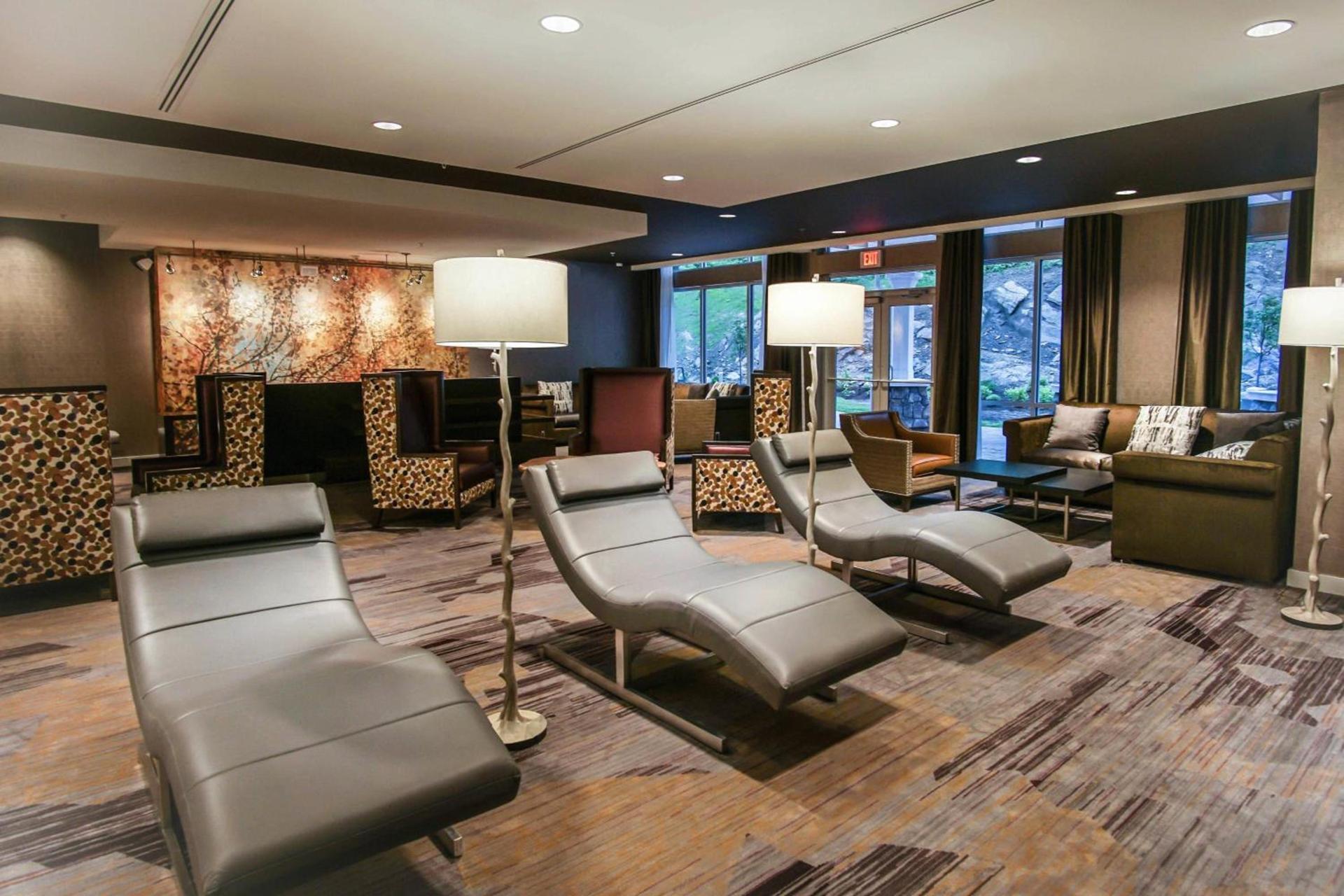 Courtyard by Marriott Lenox Berkshires photo 3