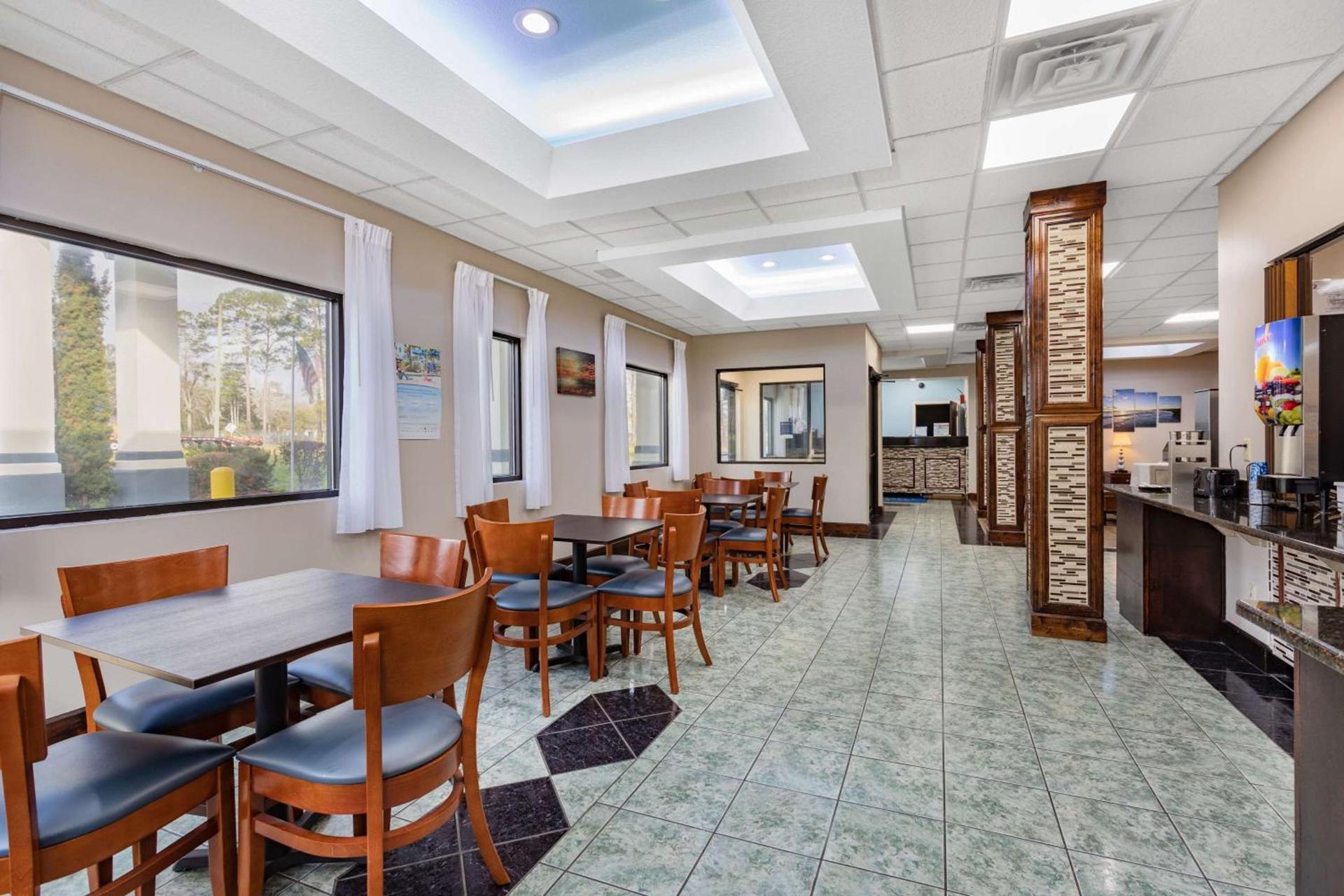 Baymont by Wyndham Midway Tallahassee photo 33