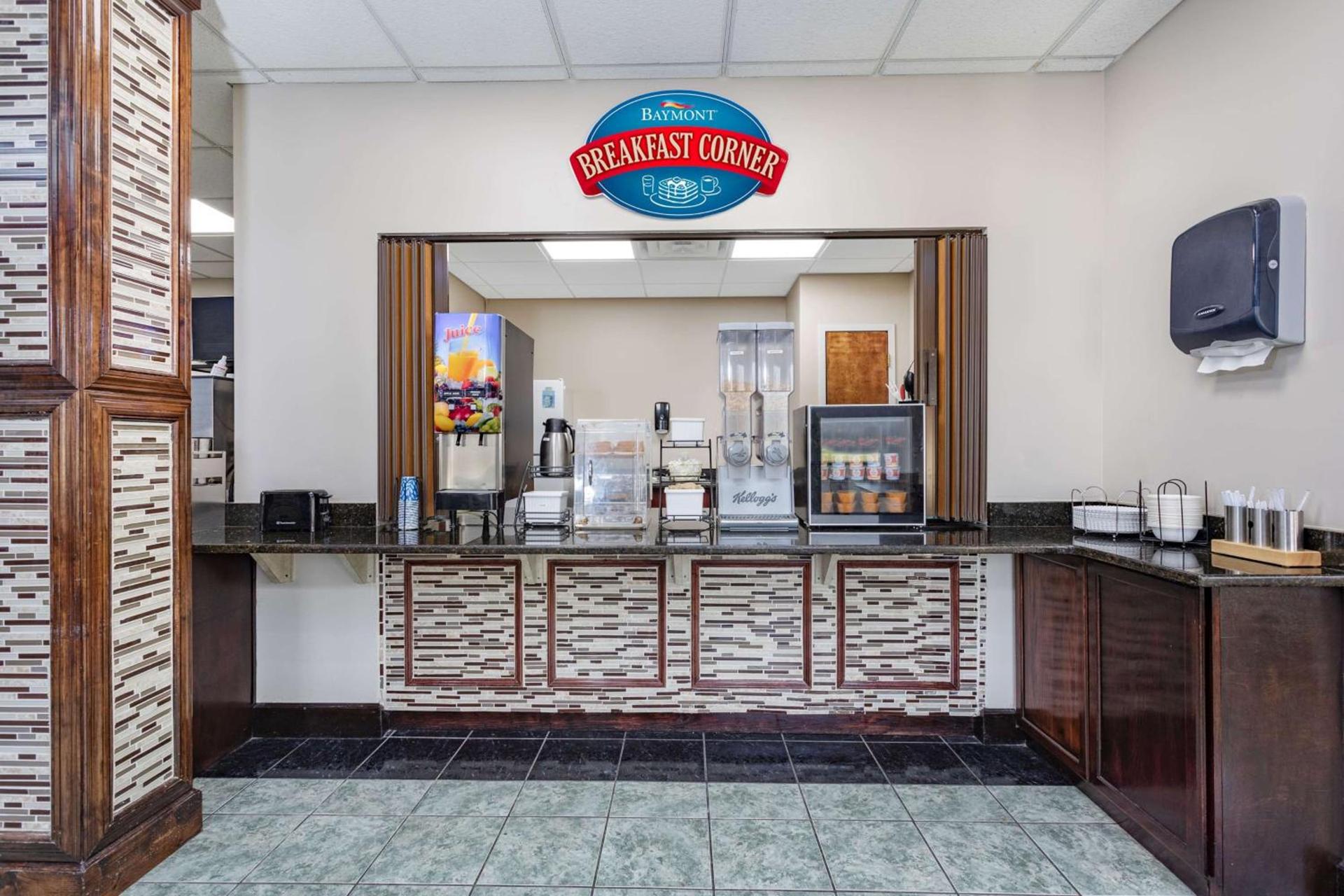 Baymont by Wyndham Midway Tallahassee photo 34