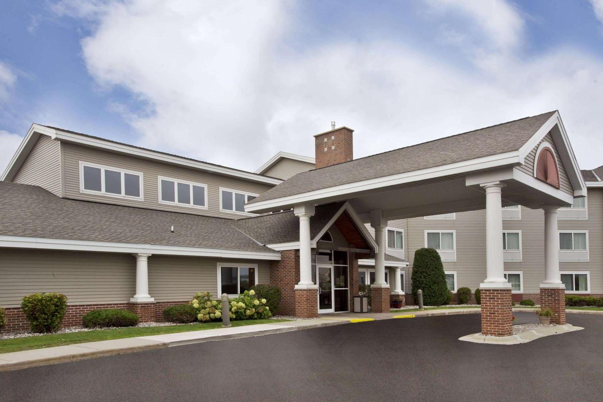 AmericInn by Wyndham Beaver Dam — hotel in Beaver Dam