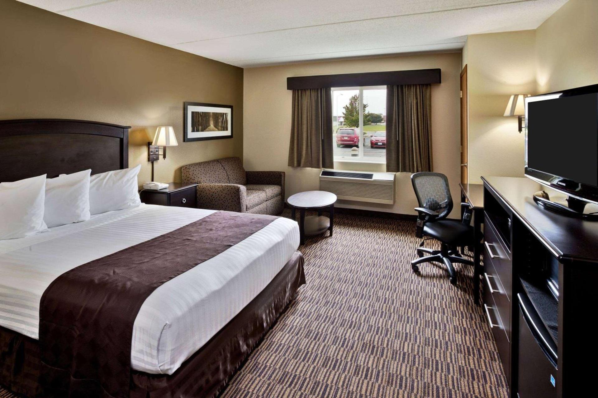 AmericInn by Wyndham Beaver Dam photo 21
