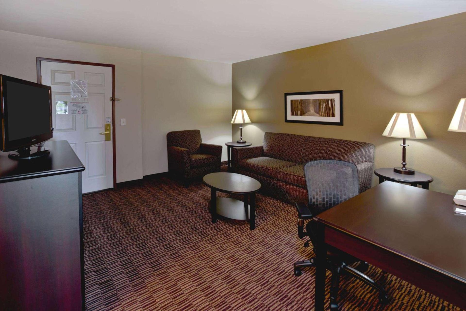 AmericInn by Wyndham Beaver Dam photo 24