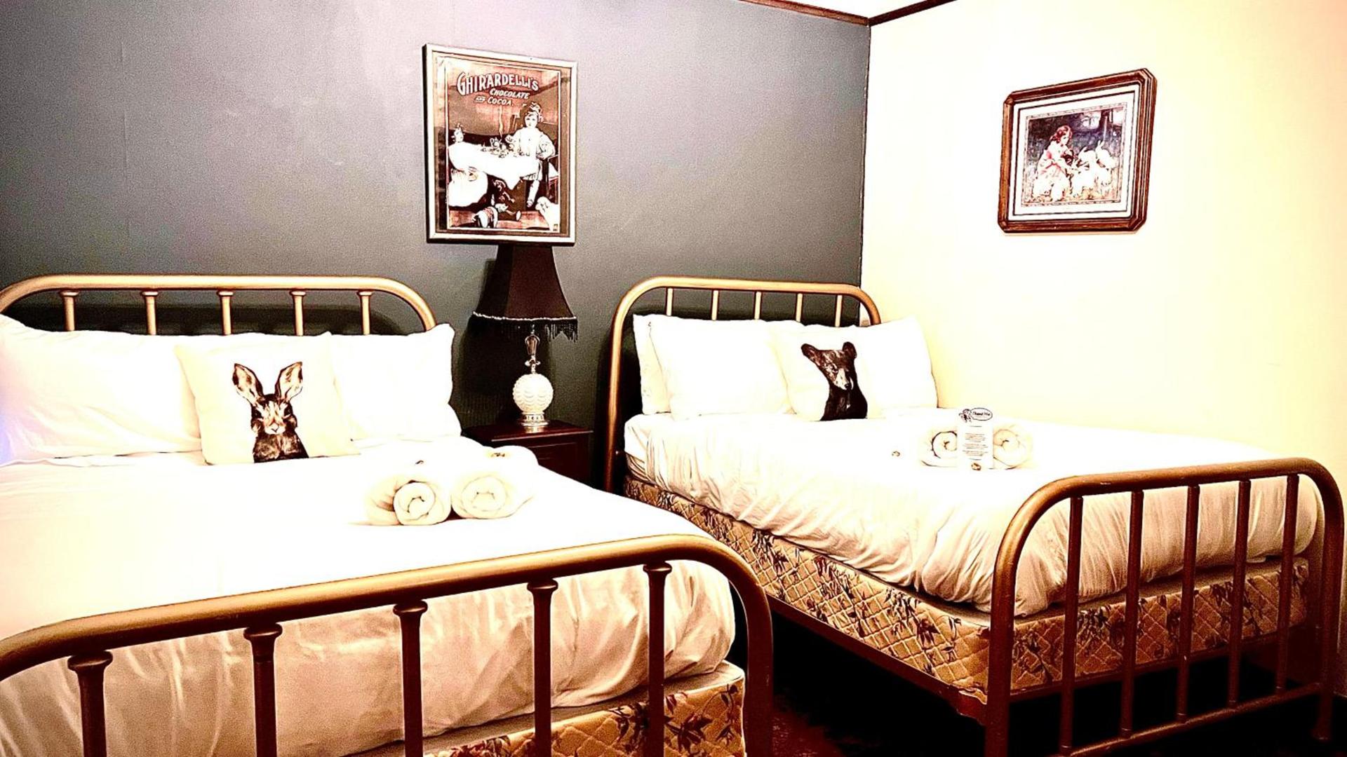 Hotel La More at The Bisbee Inn photo 53