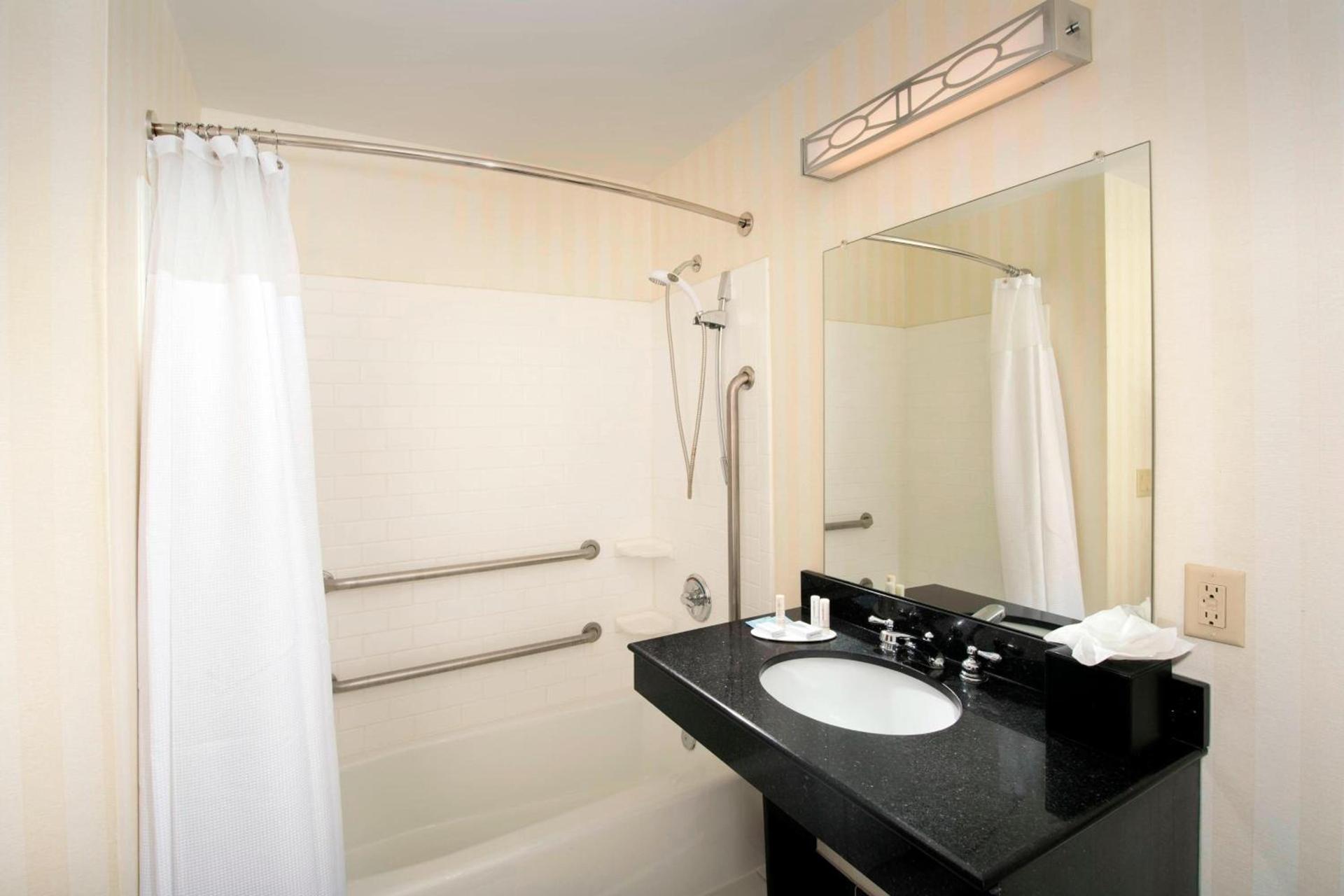 Fairfield Inn & Suites Weatherford photo 12