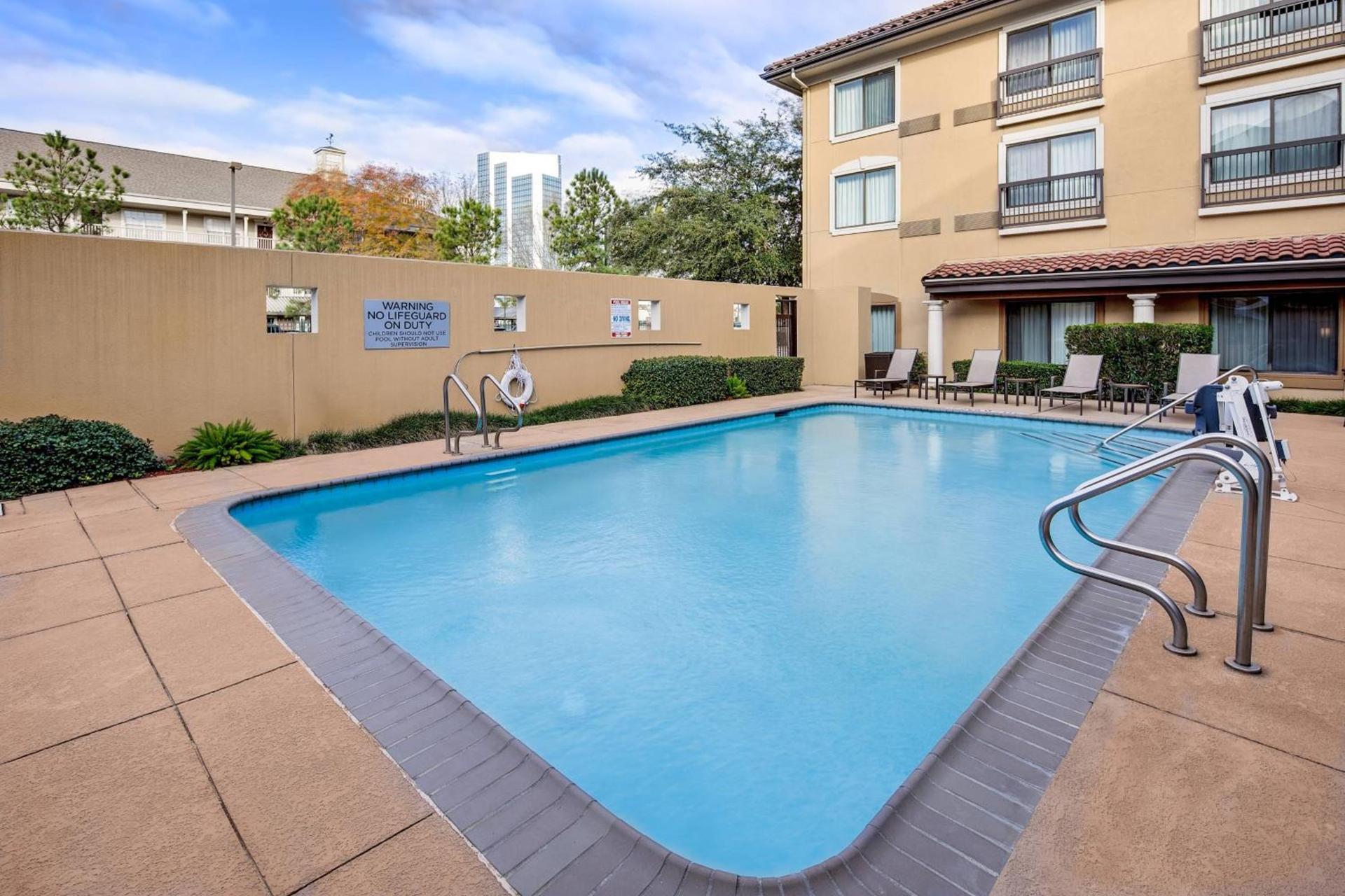 Courtyard by Marriott Houston Rice University photo 23