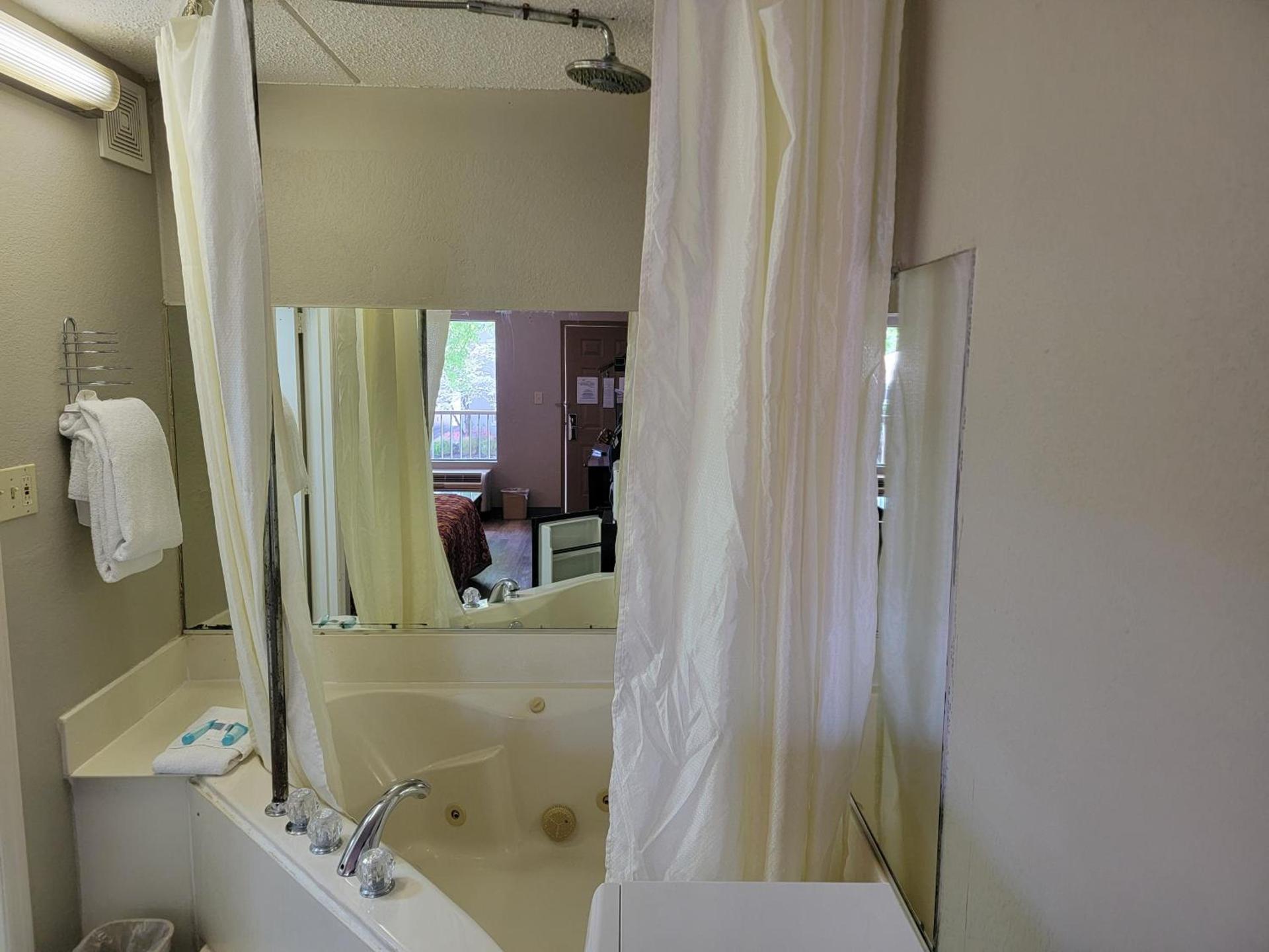 Studio 9 Inn & Suites photo 10