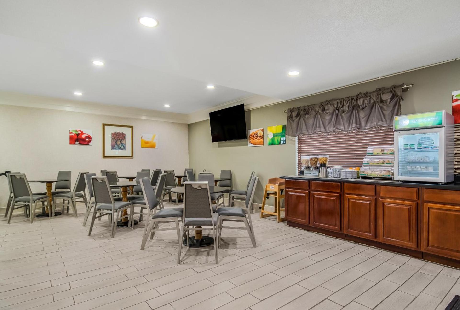 Quality Inn Marietta near Dobbins ARB photo 50