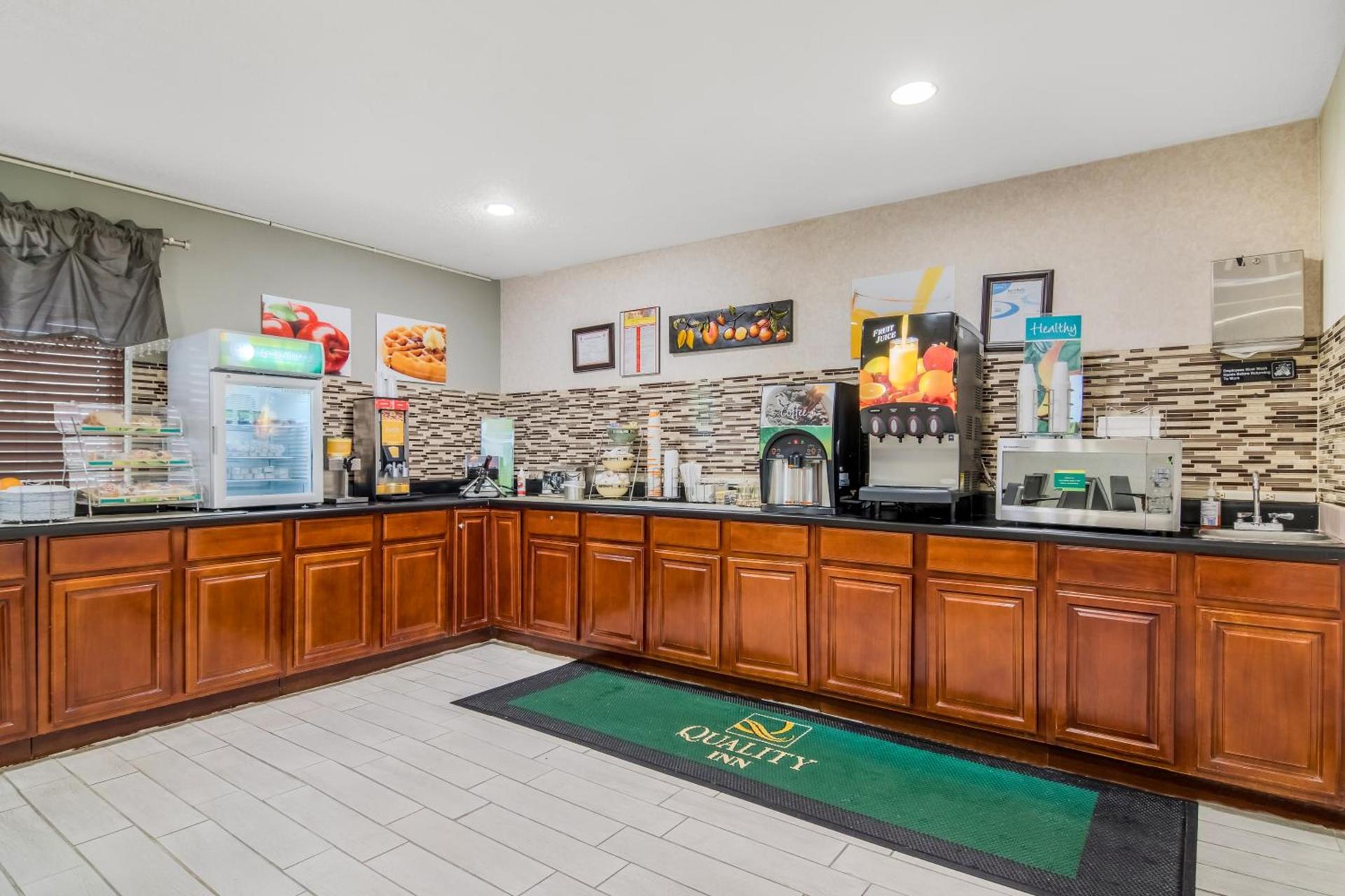 Quality Inn Marietta near Dobbins ARB photo 48