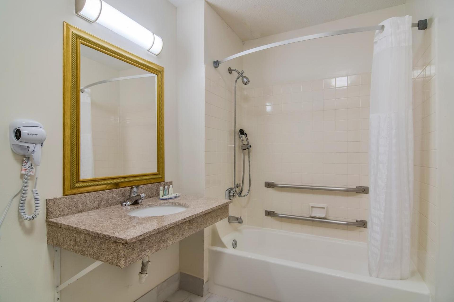 Quality Inn Marietta near Dobbins ARB photo 52