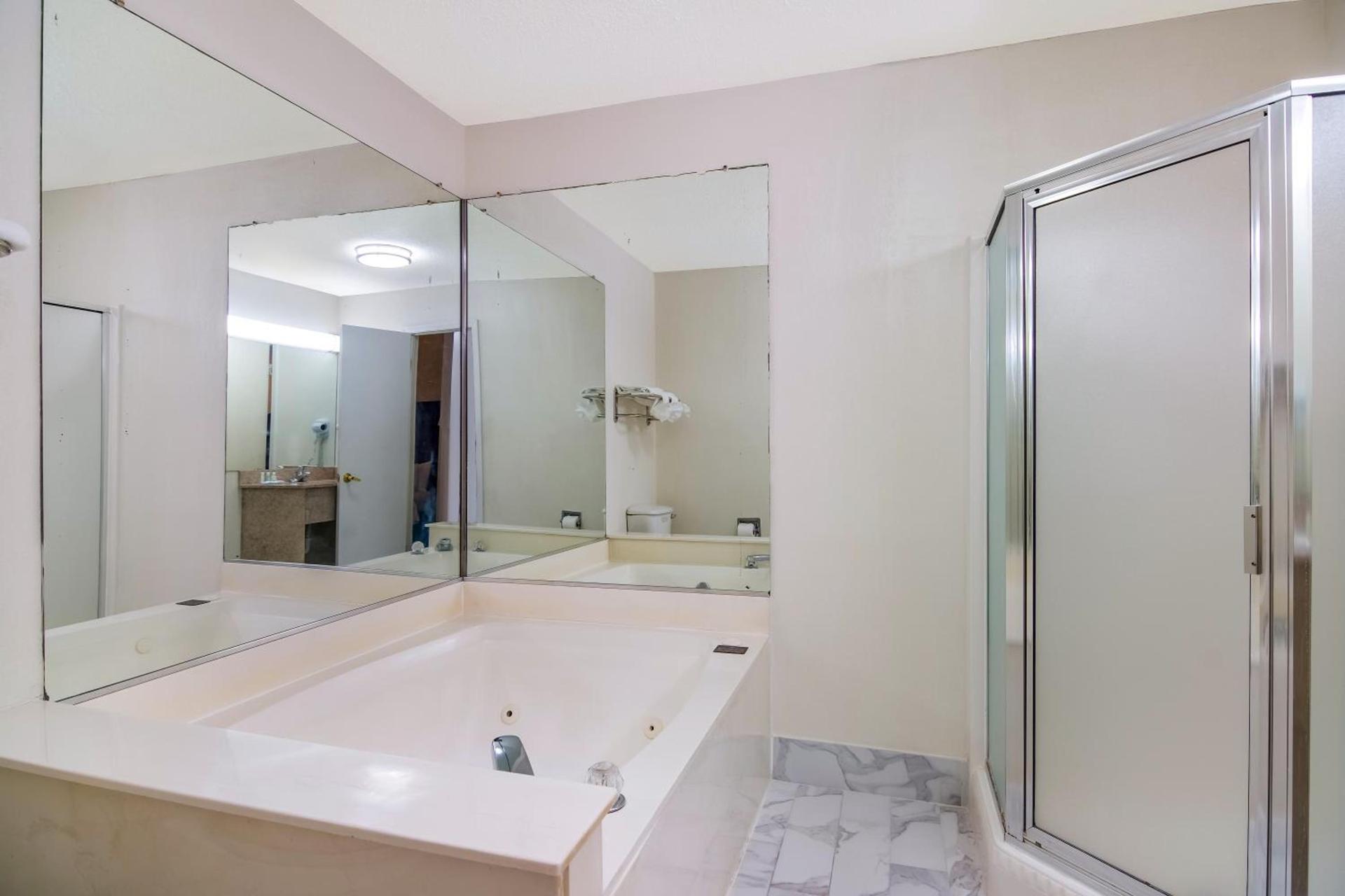 Quality Inn Marietta near Dobbins ARB photo 38