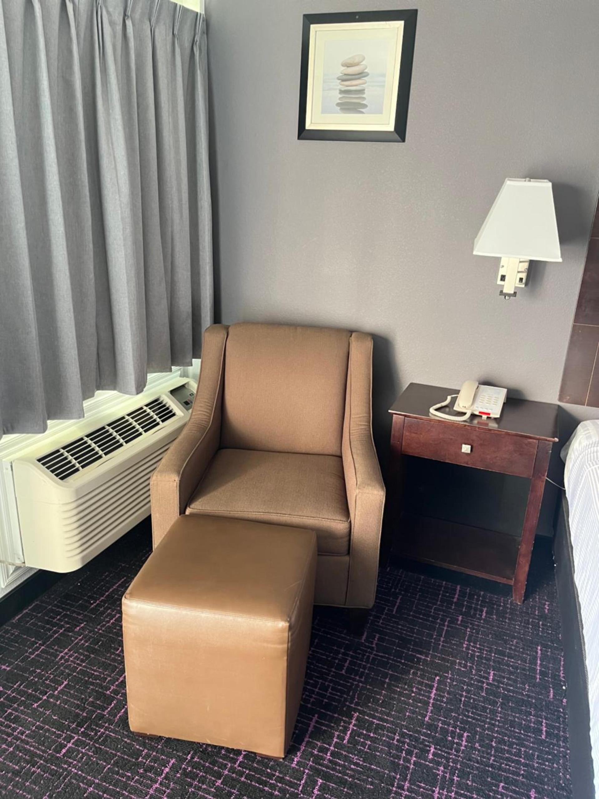 Broadway Inn Motel photo 5